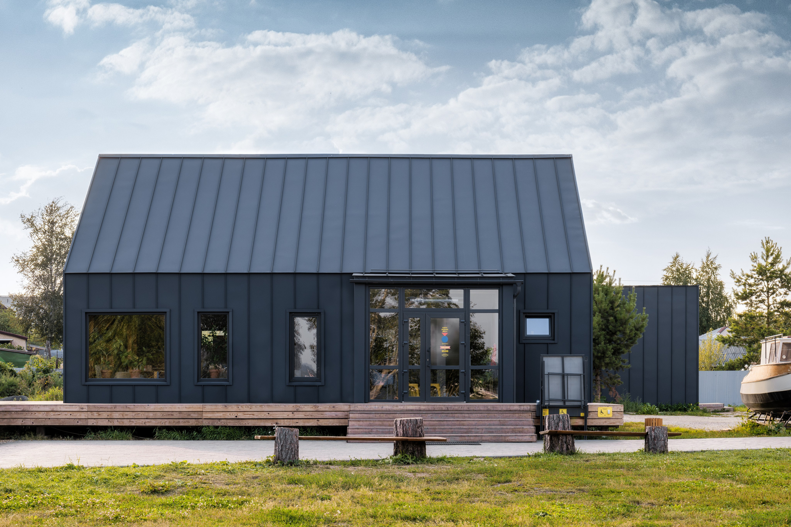 Кафе в городе Ревда. Водная станция. Интерьерный фотограф. Фотограф архитектуры