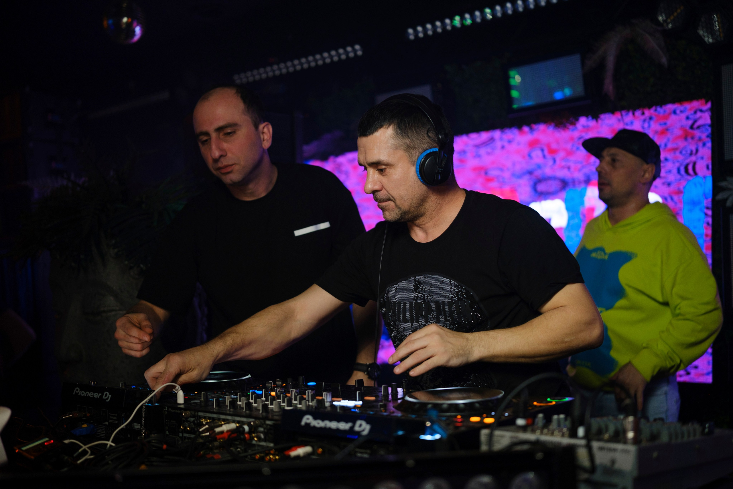 Embargo 2/03. Главная