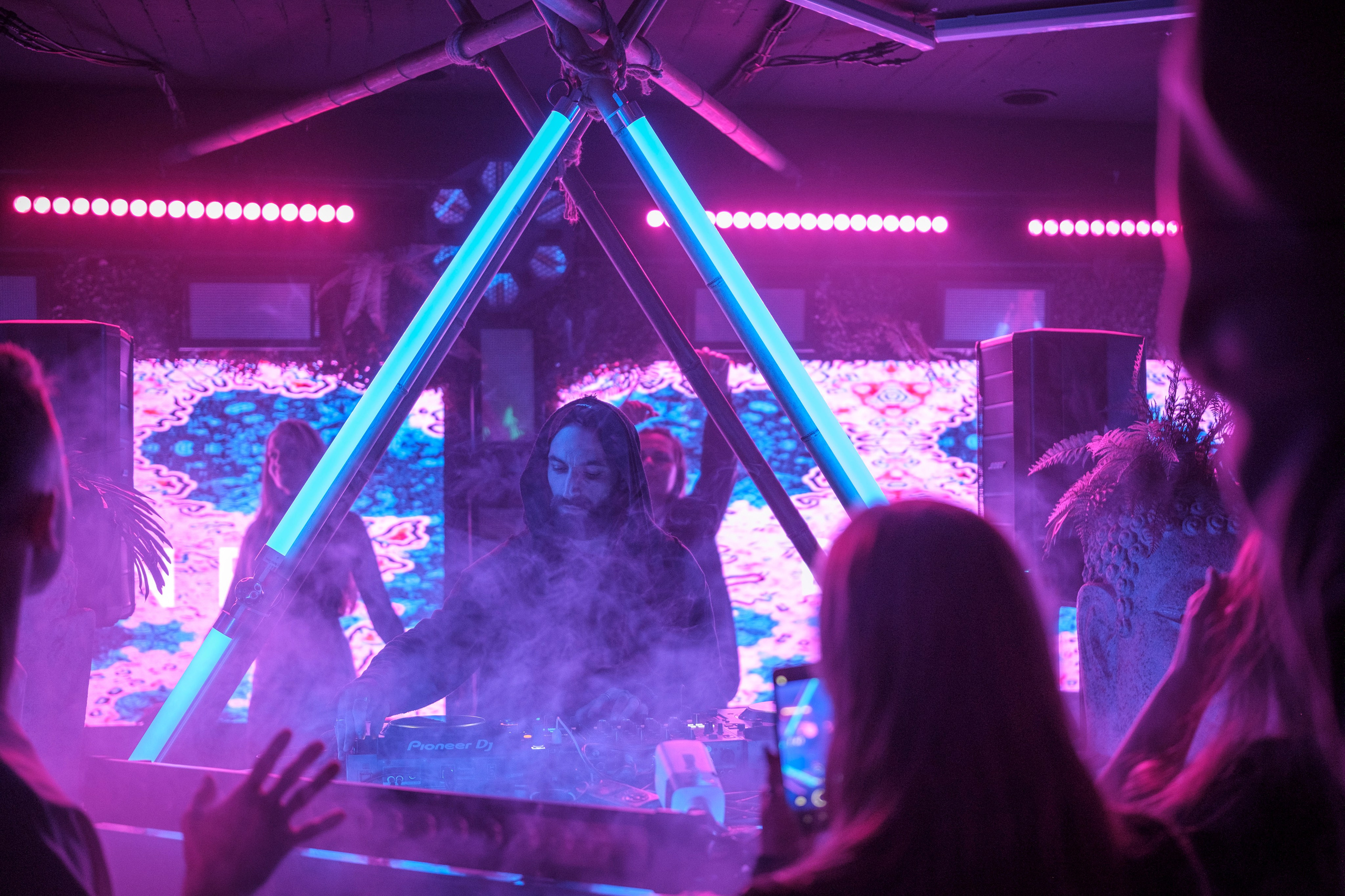 Embargo 3/02. Главная