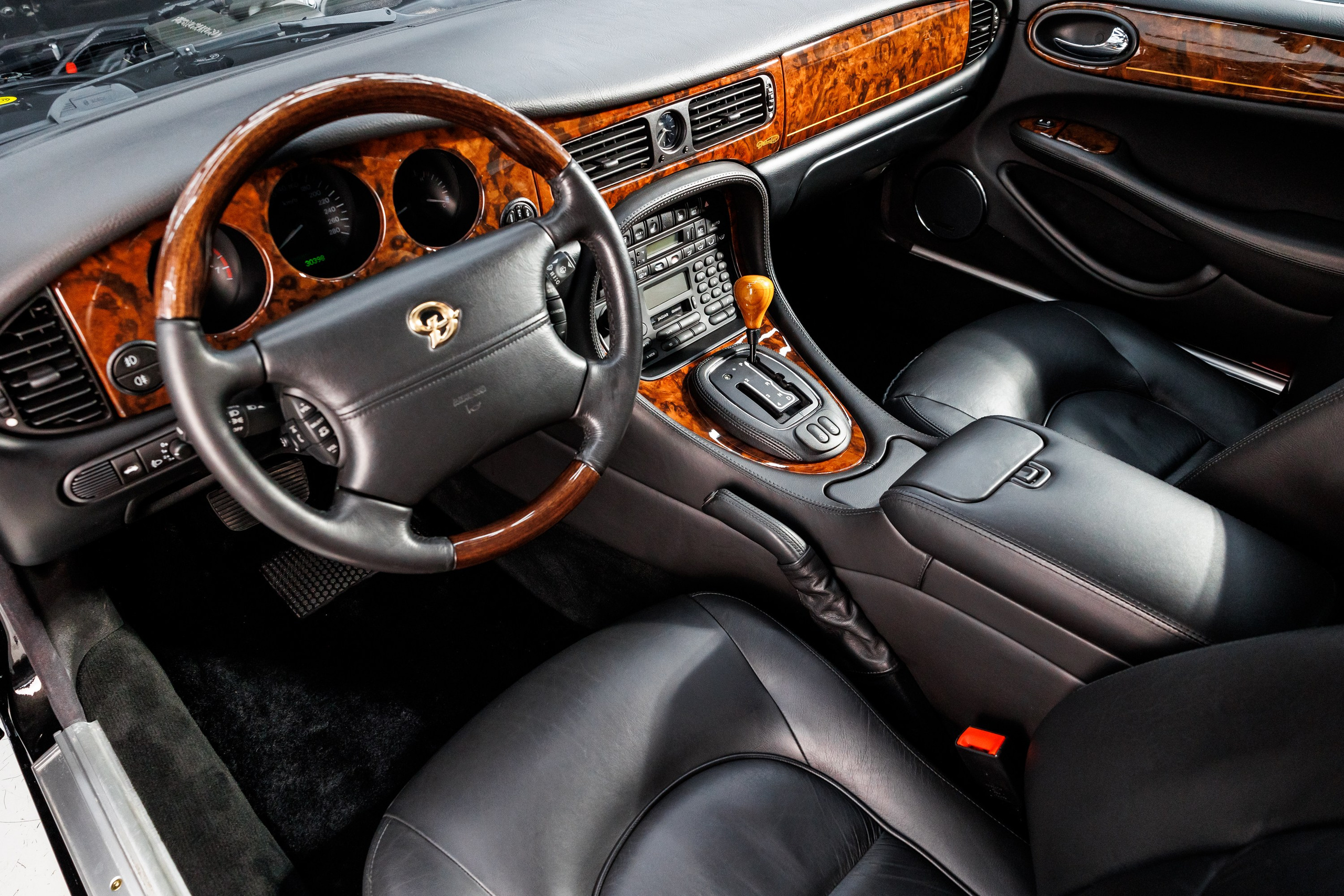 Автомобильная фотосъёмка Daimler Xj8. Фотограф Сергей Лукьянов @xapeton_photo Москва