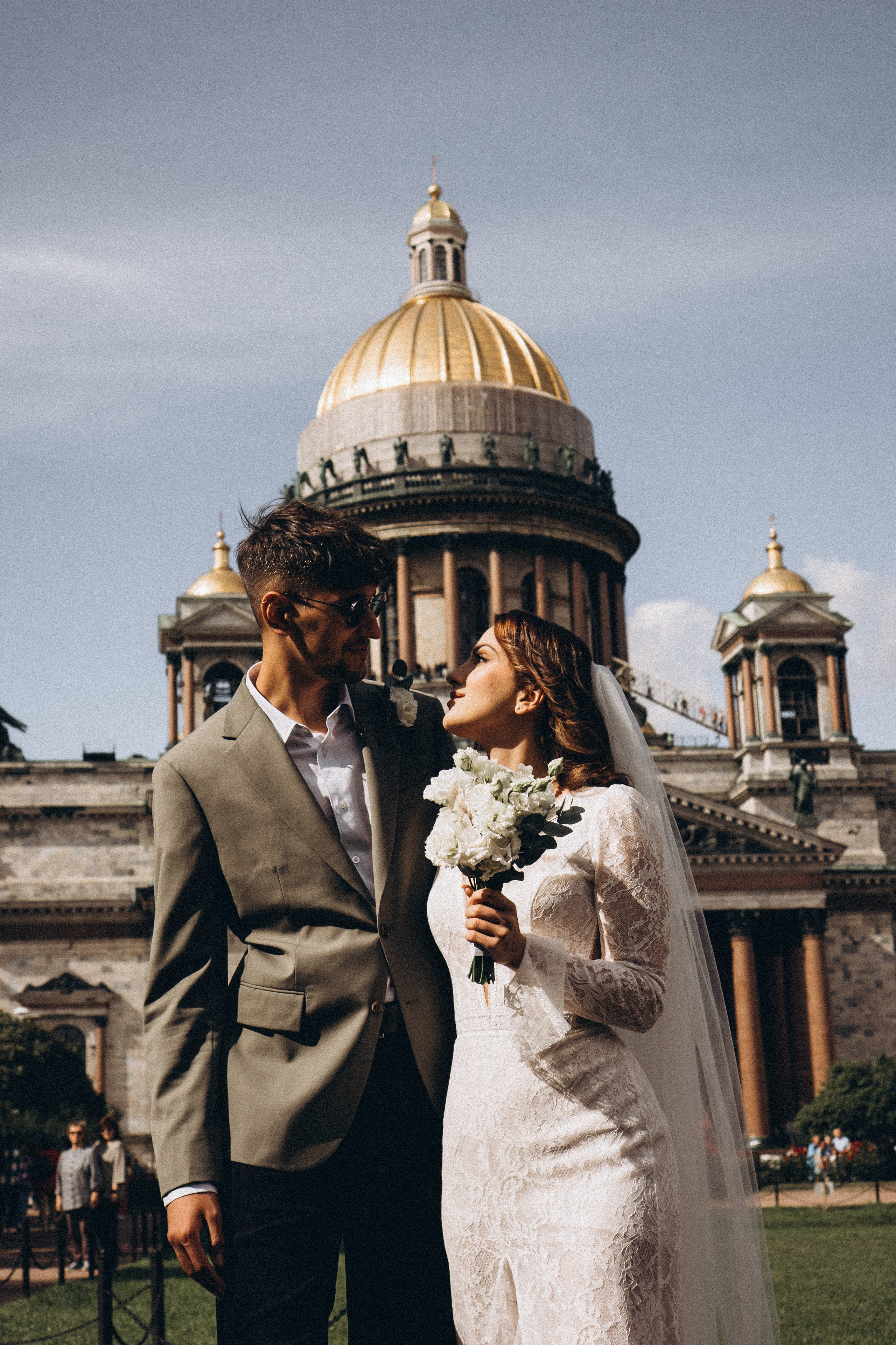 СВАДЕБНАЯ ПРОГУЛКА ВОЗЕ ИСАИКЕВСКОГО СОБОРА АСТОРИИ И ЗАКОНОДАЛЕТНОГО СОБРАНИЯ. Профессиональный фотограф, Санкт-Петербург — Виктория Богомолова