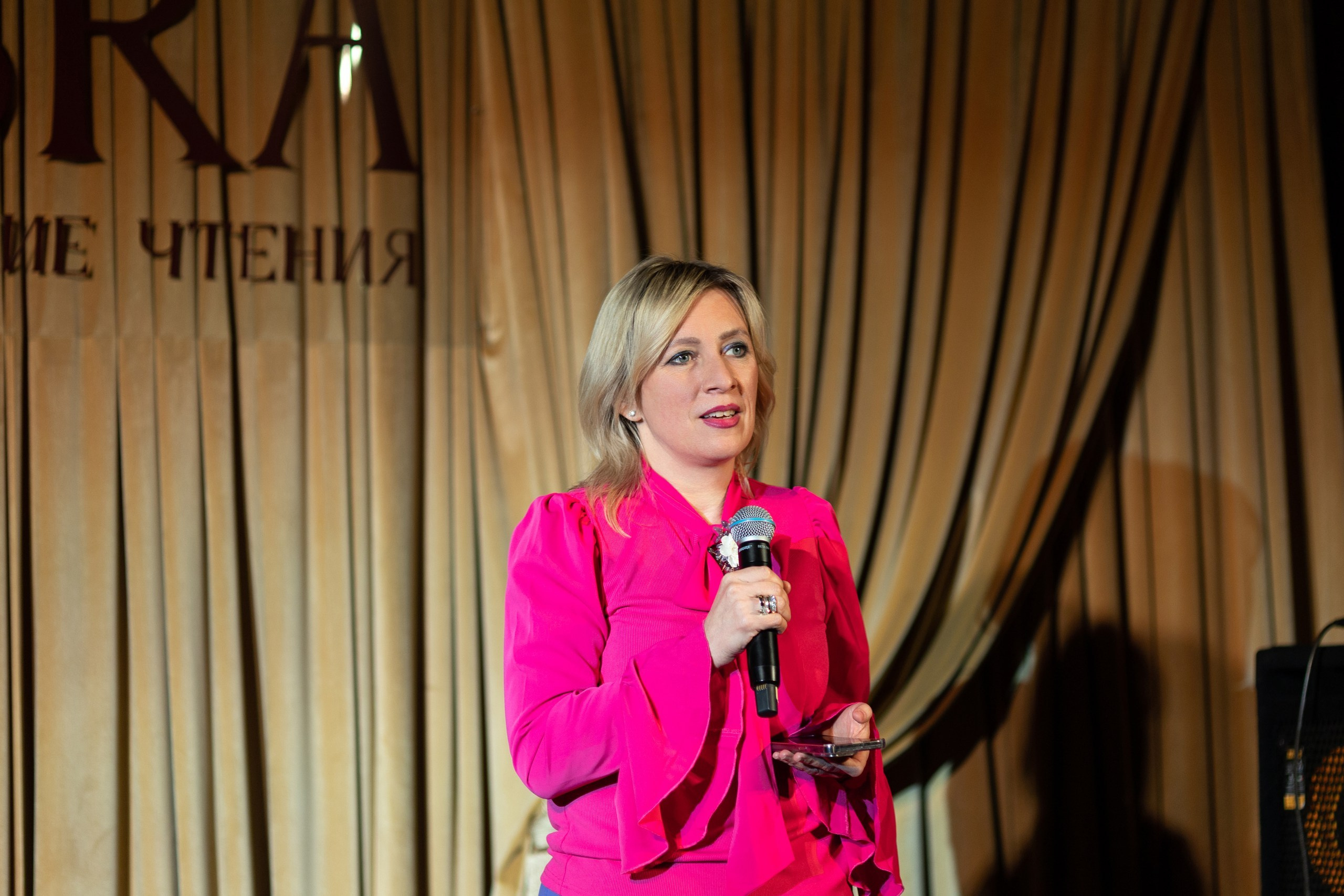 Поэтические чтения. Свадебный и семейный фотограф