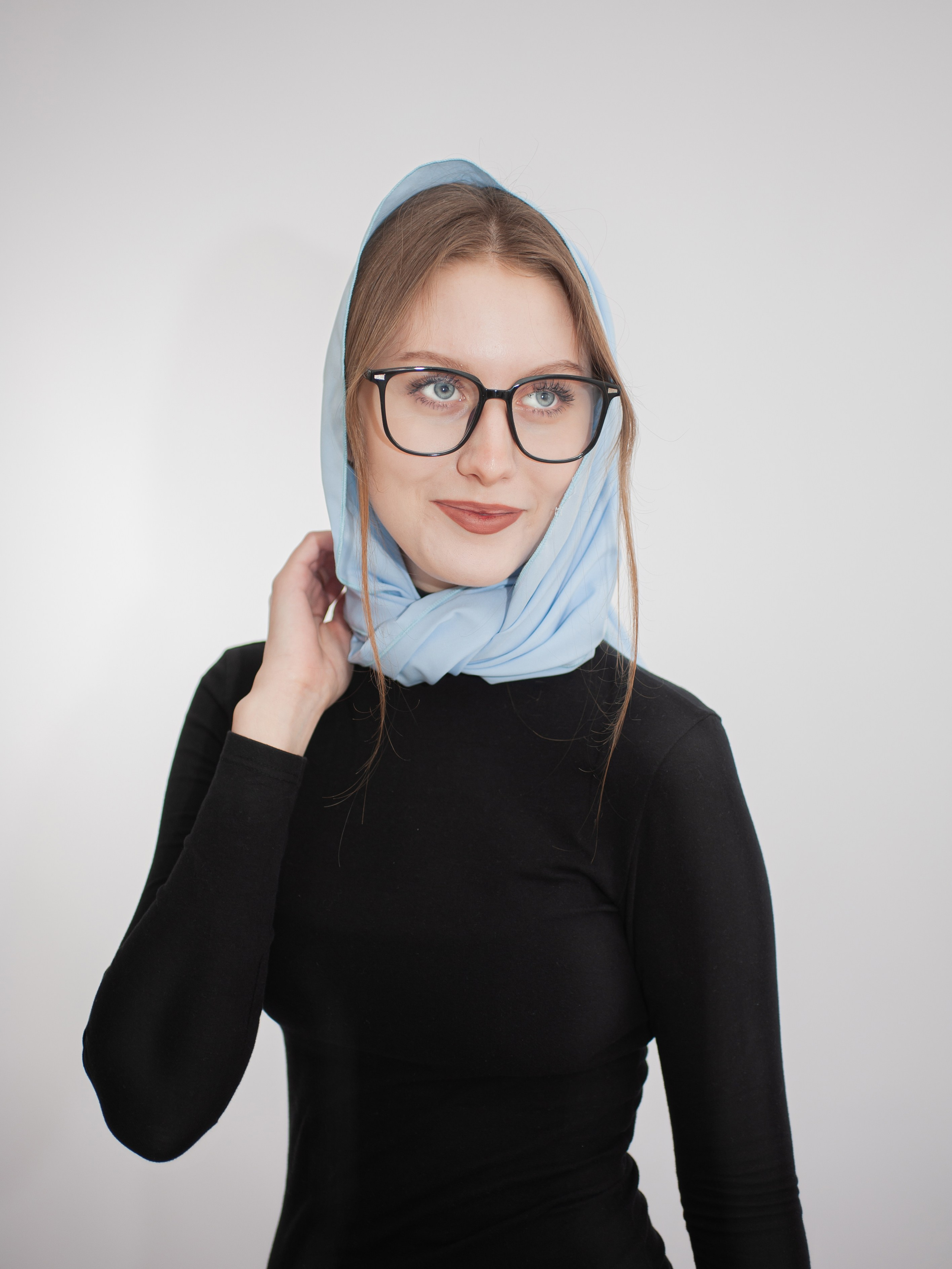 Фото на моделях. Предметный фотограф для маркетплейсов в Раменском