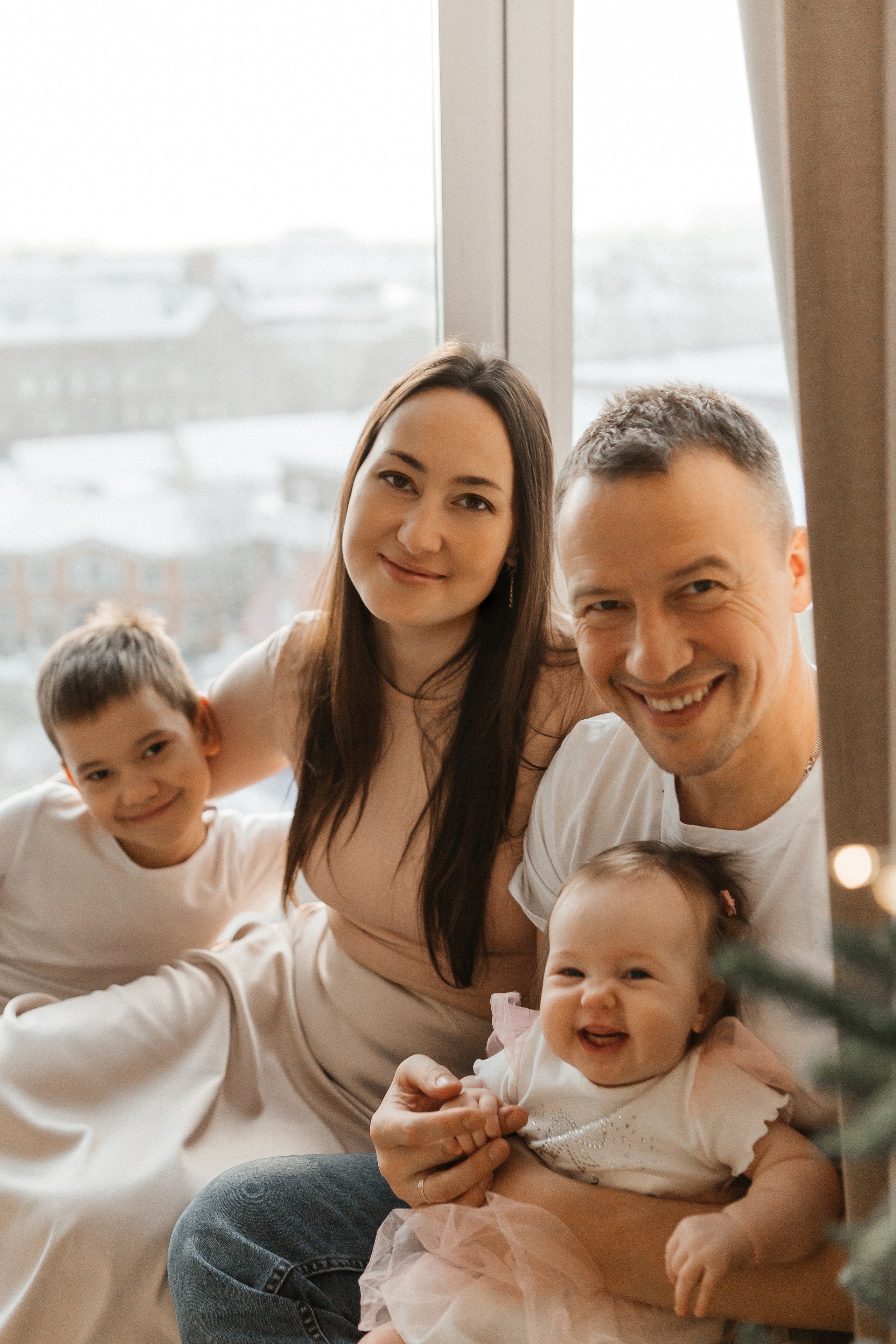 Юрий, Елена, Илья, Ярослав и Мелания. Накануне Нового года. Семейный фотограф в Калининграде Анастасия Юрина