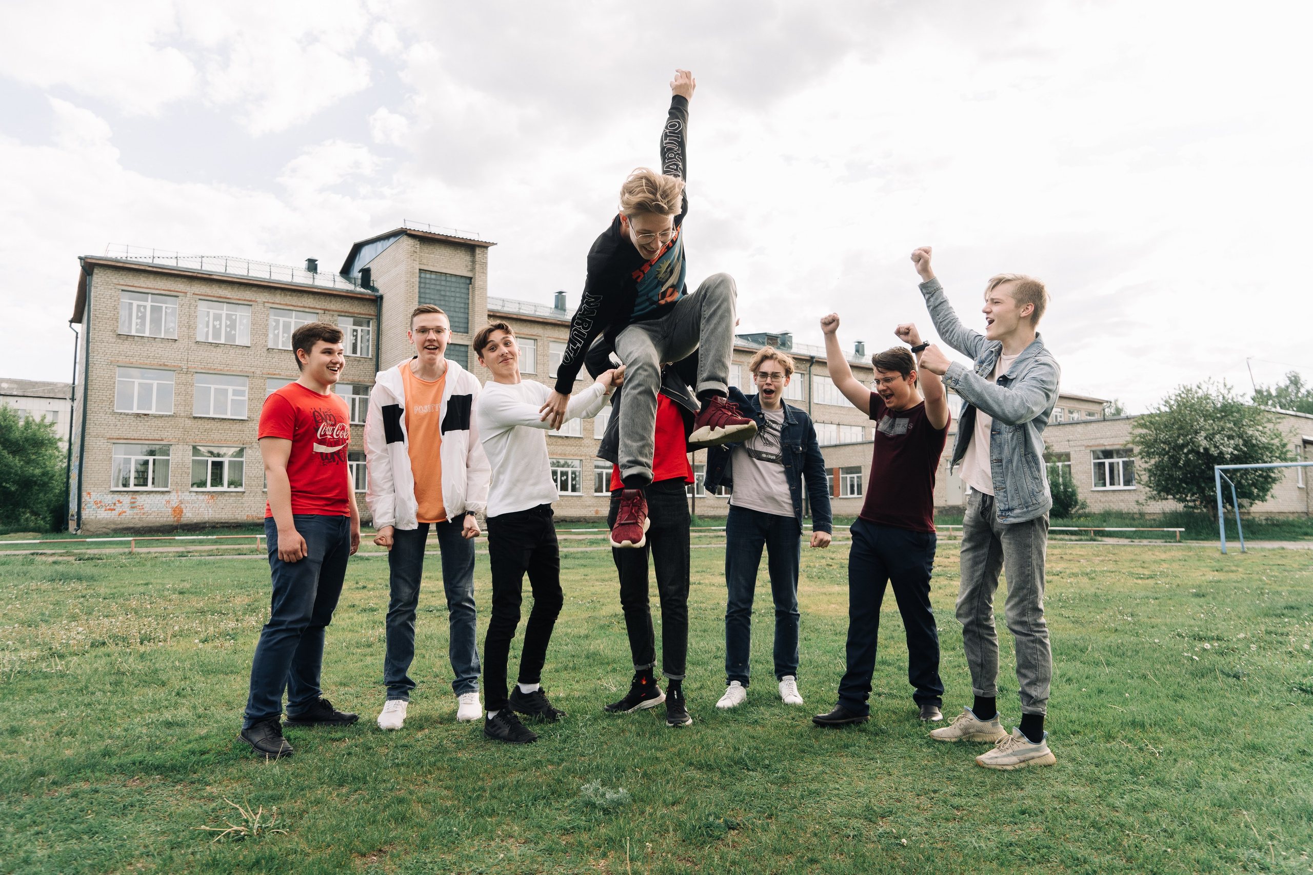 9-11 класс. Выпускные альбомы в Томской области. Видеосъёмка на выпускной