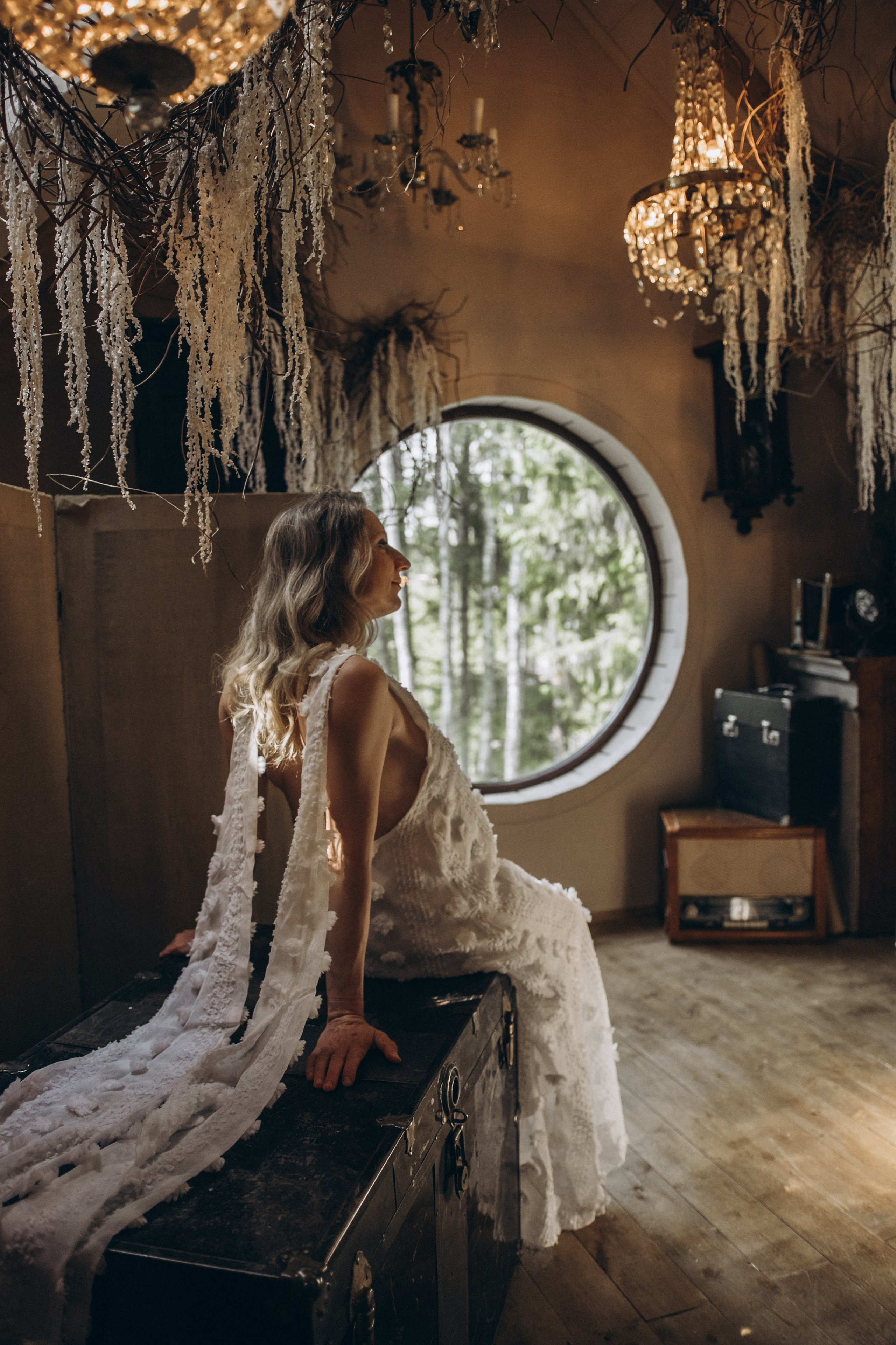 На заброшенном чердаке. Гаврилова Настя семейный фотограф lifestyle в Москве