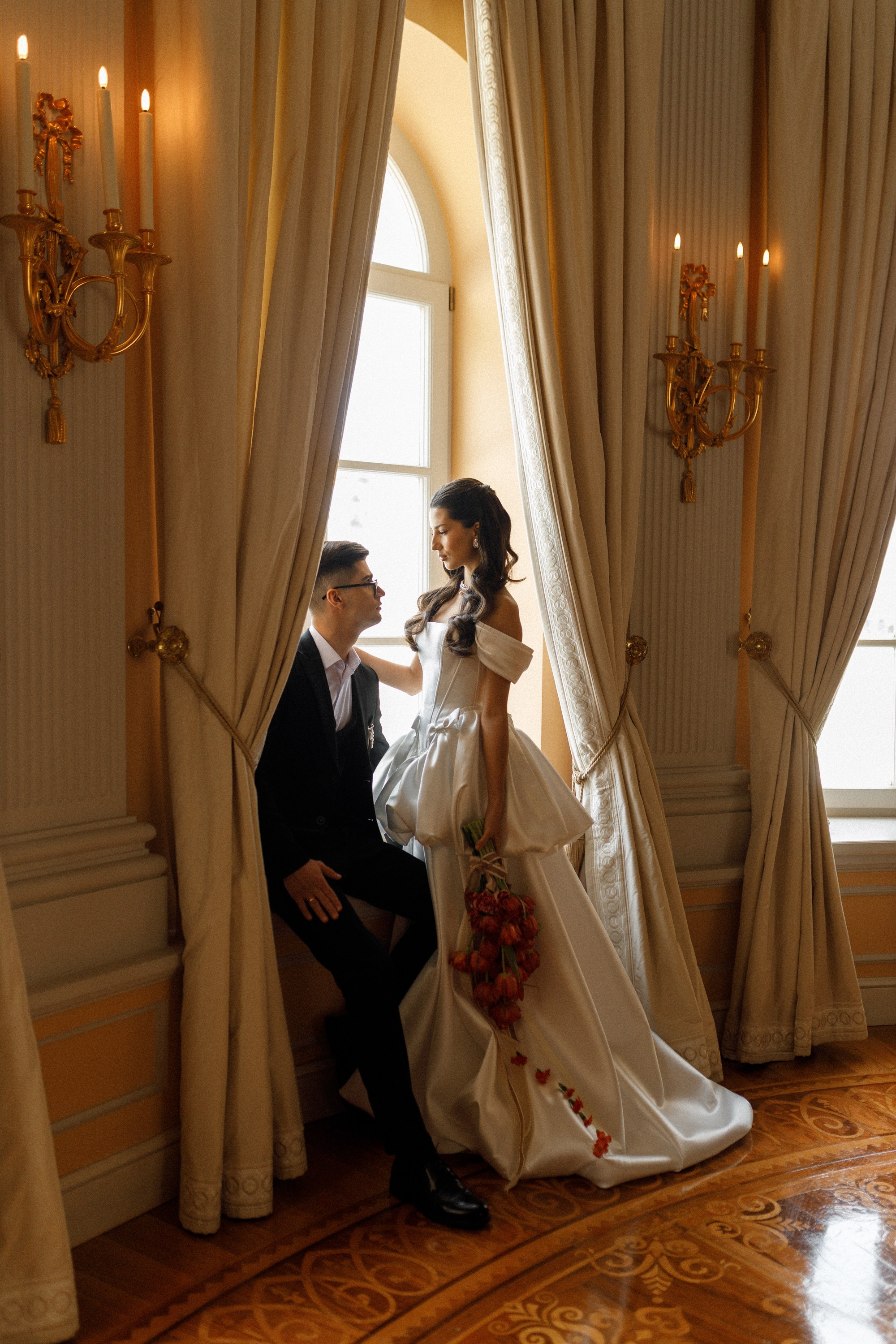 Петр и Лейла