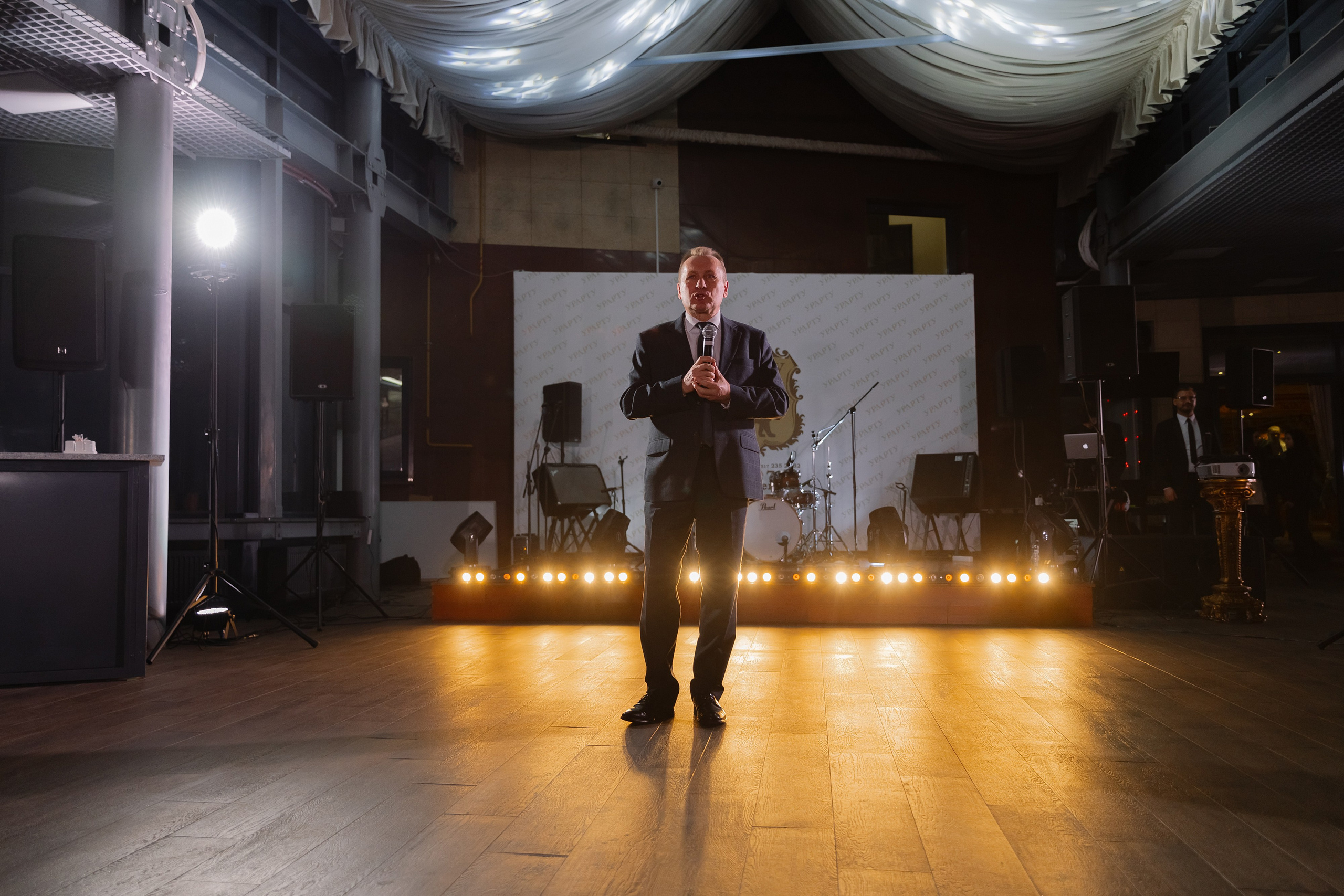 Корпоративная новогодняя фотосъемка для BELARUSBANK в Ресторане «Урарту». Свадебный фотограф в Минске/Беларуси Сергей Спиридонов