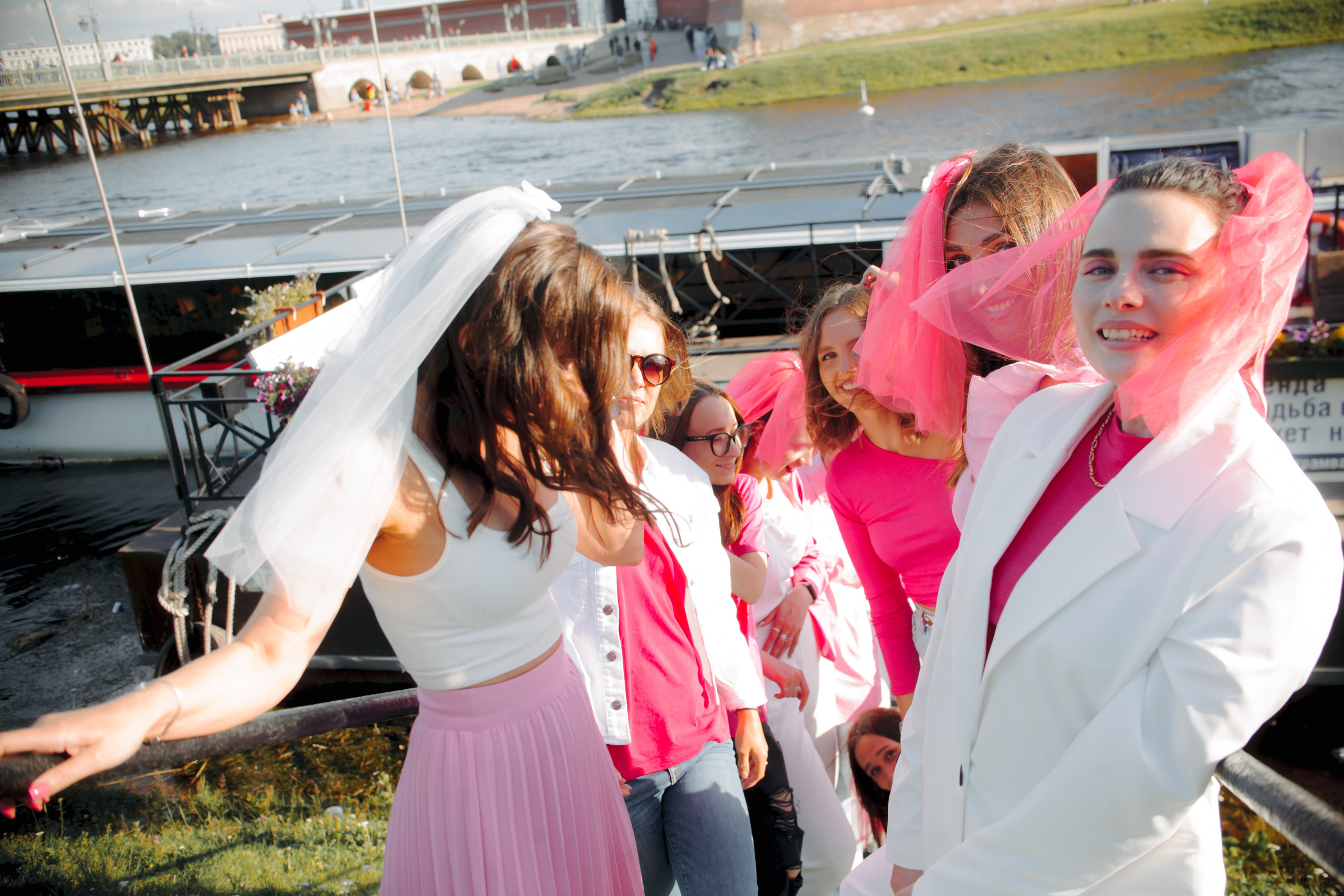 Кораблик в розовом. Репортажный фотограф Алена Фадеева