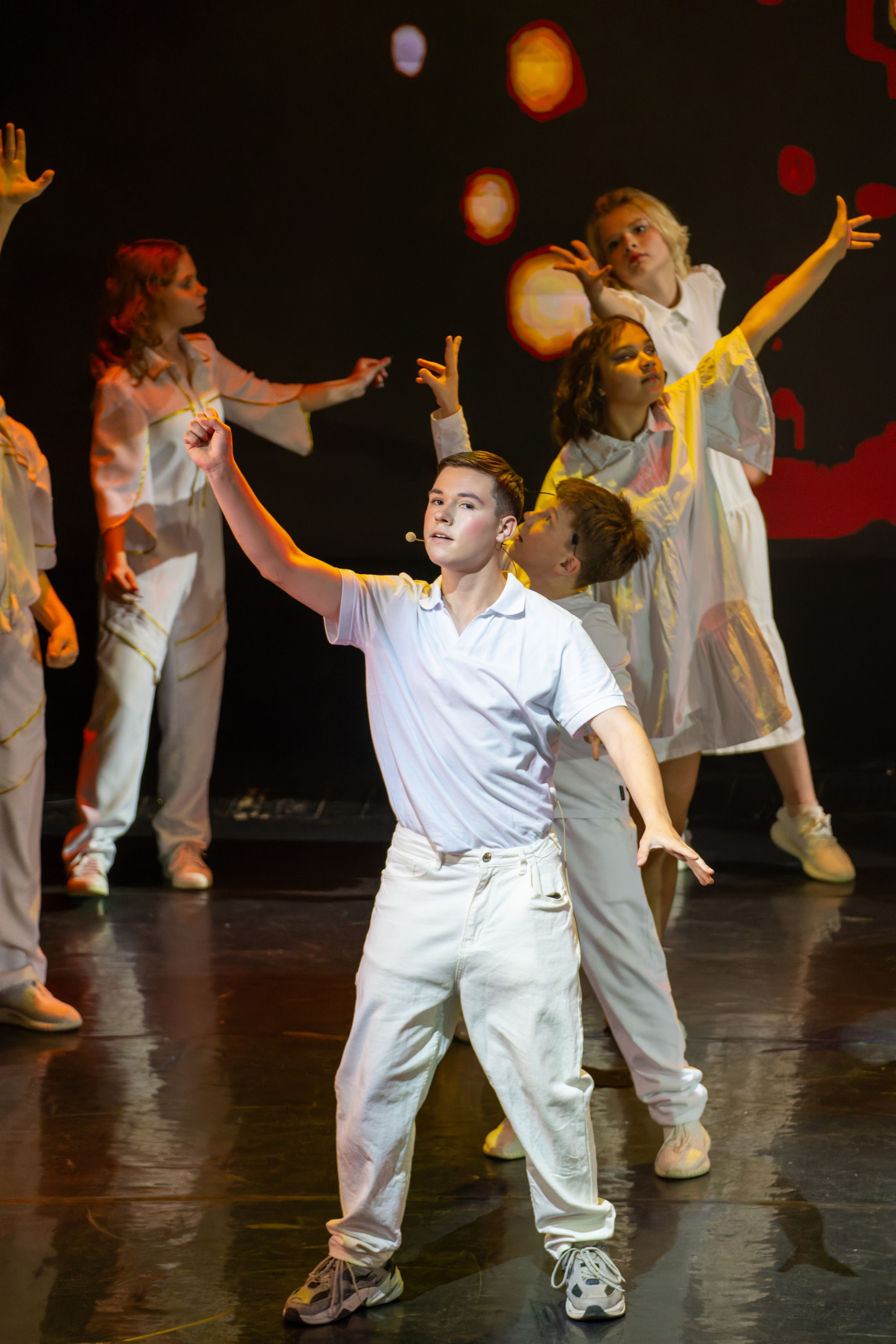 Съёмка благотворительного спектакля «Новая история деревянного мальчика». «Студия DRONAVT`s» — видеосъёмка и фотография г. Москва