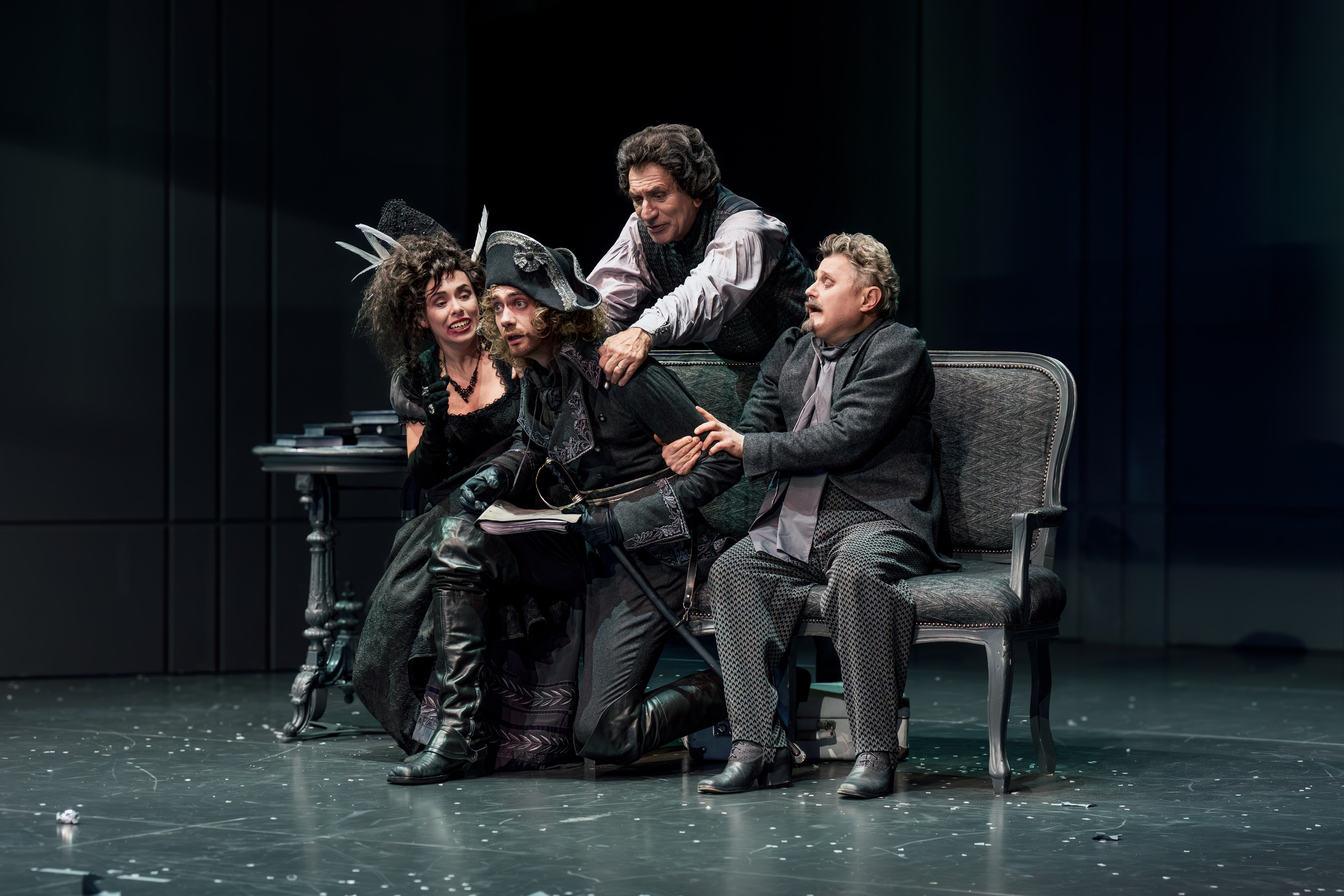 Театр Вахтангова: Пуф, или ложь и истина. Сайт фотографа Сергея Абрамова