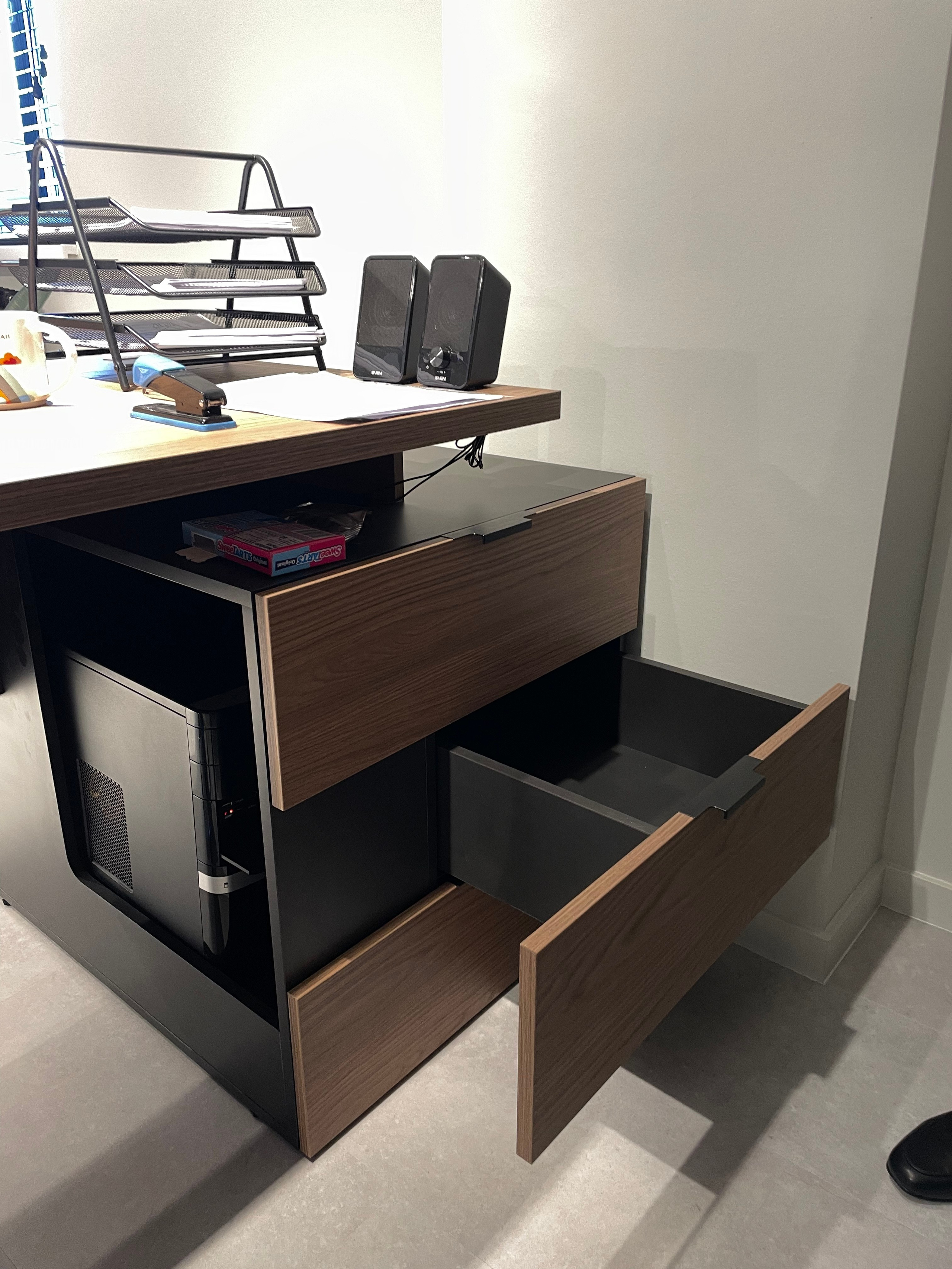 Офис производства FILLINI. Мебель на заказ