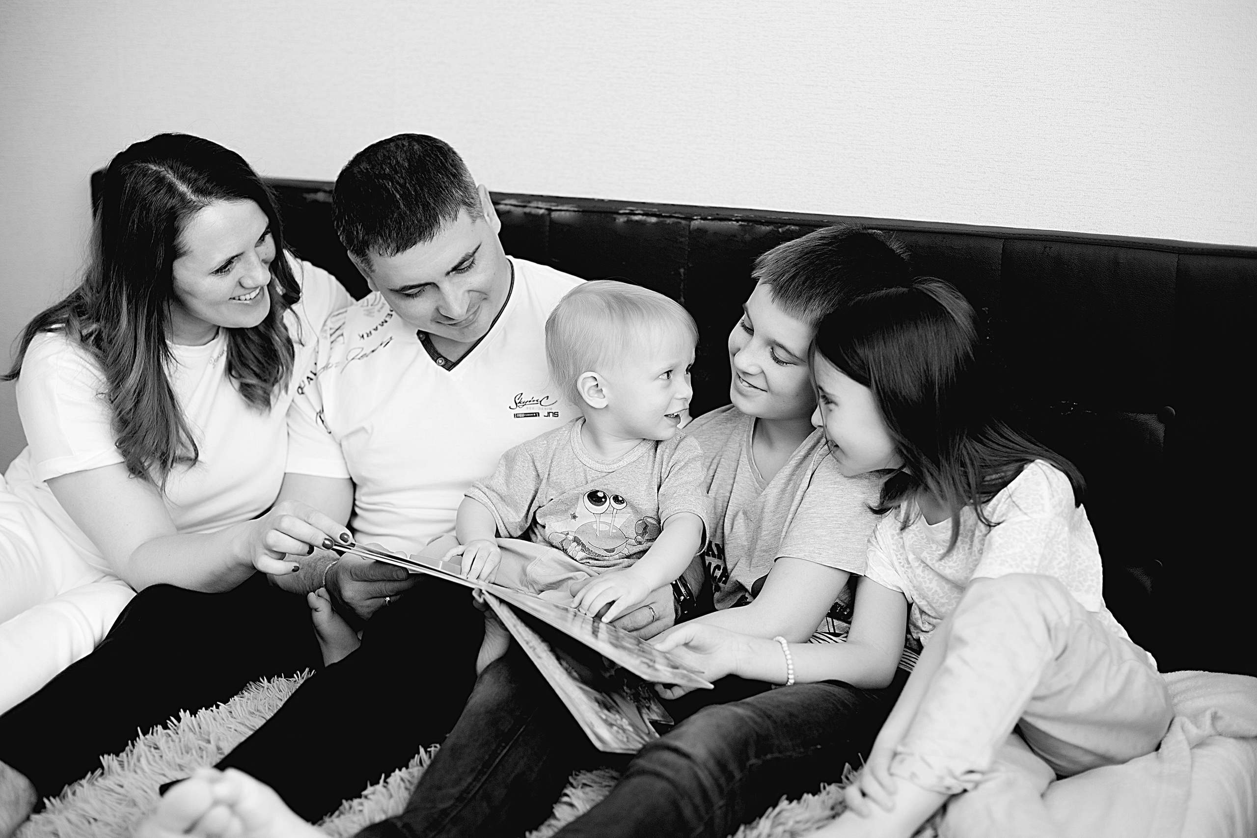 Домашнии ЧБ Истории. Фотограф новорожденных и детей до года в Новосибирске Ka