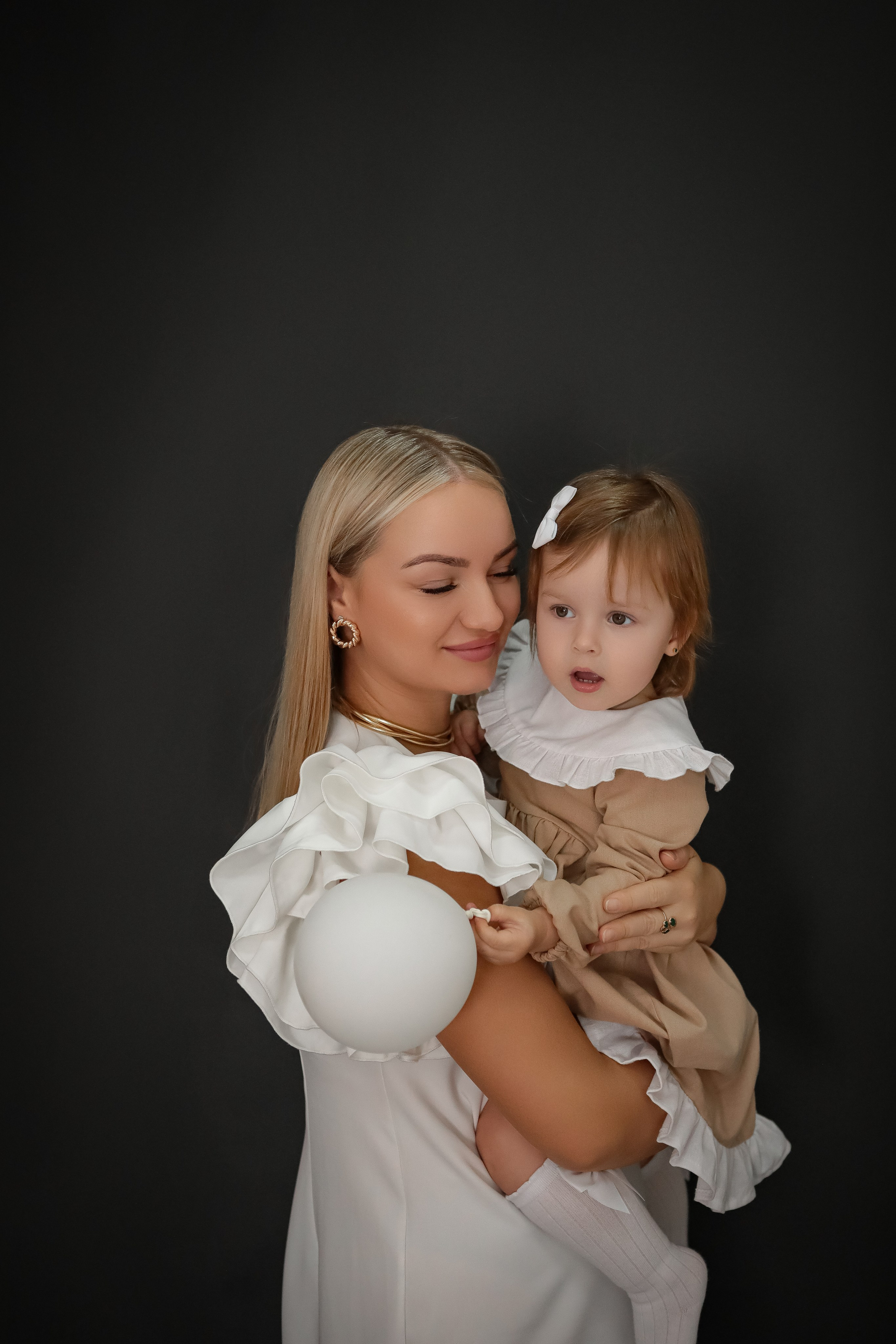 2 годика Алексине. Фотограф г. Хабаровск. Семейные и индивидуальные съёмки