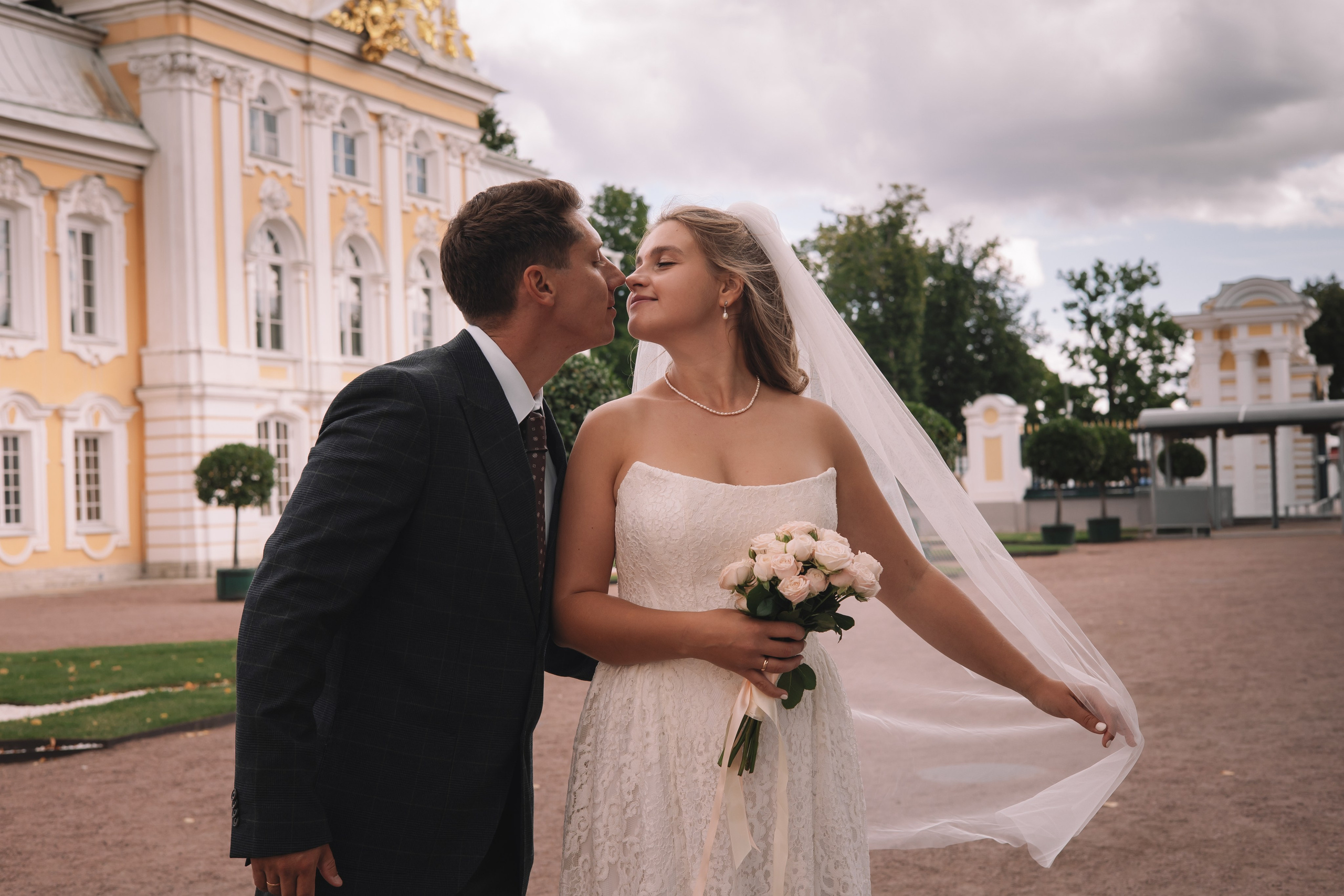 Анна и Евгений|Петергоф. Семейный фотограф в Санкт-Петербурге. Запечатление мгновений и ярких воспоминаний в Вашей жизни