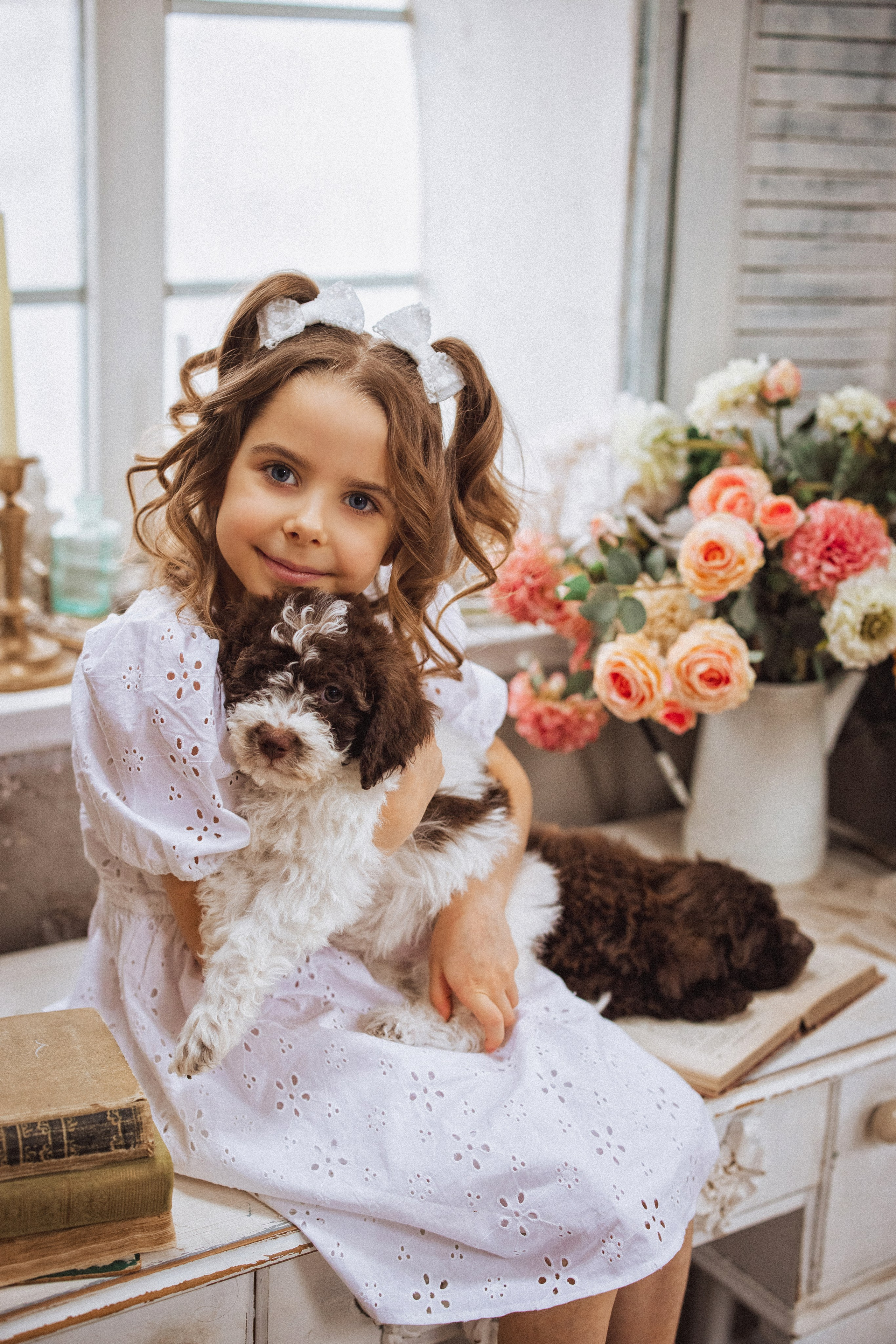 Фотосессия с щенками Лаго́тто-романьо́ло, в Винтажной фотостудии город Краснодар. Семейный и детский фотограф в Краснодаре Анна Трашкова