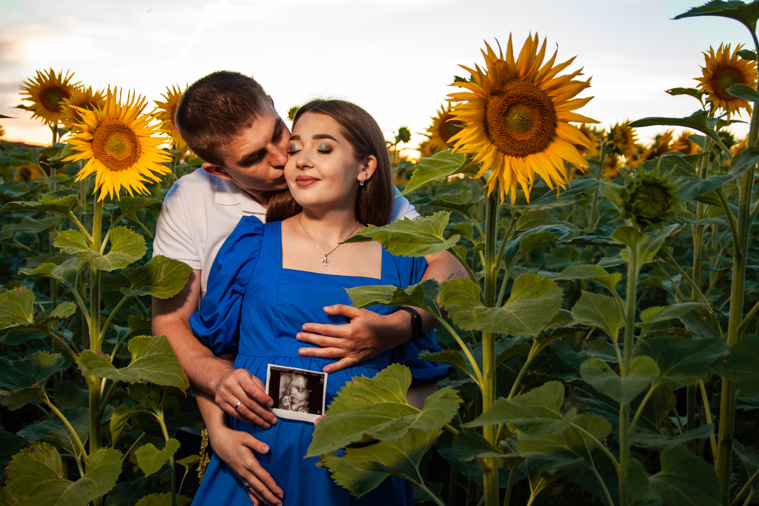 В подсолнухах на закате. Семейный и Персональный фотограф в Пензе