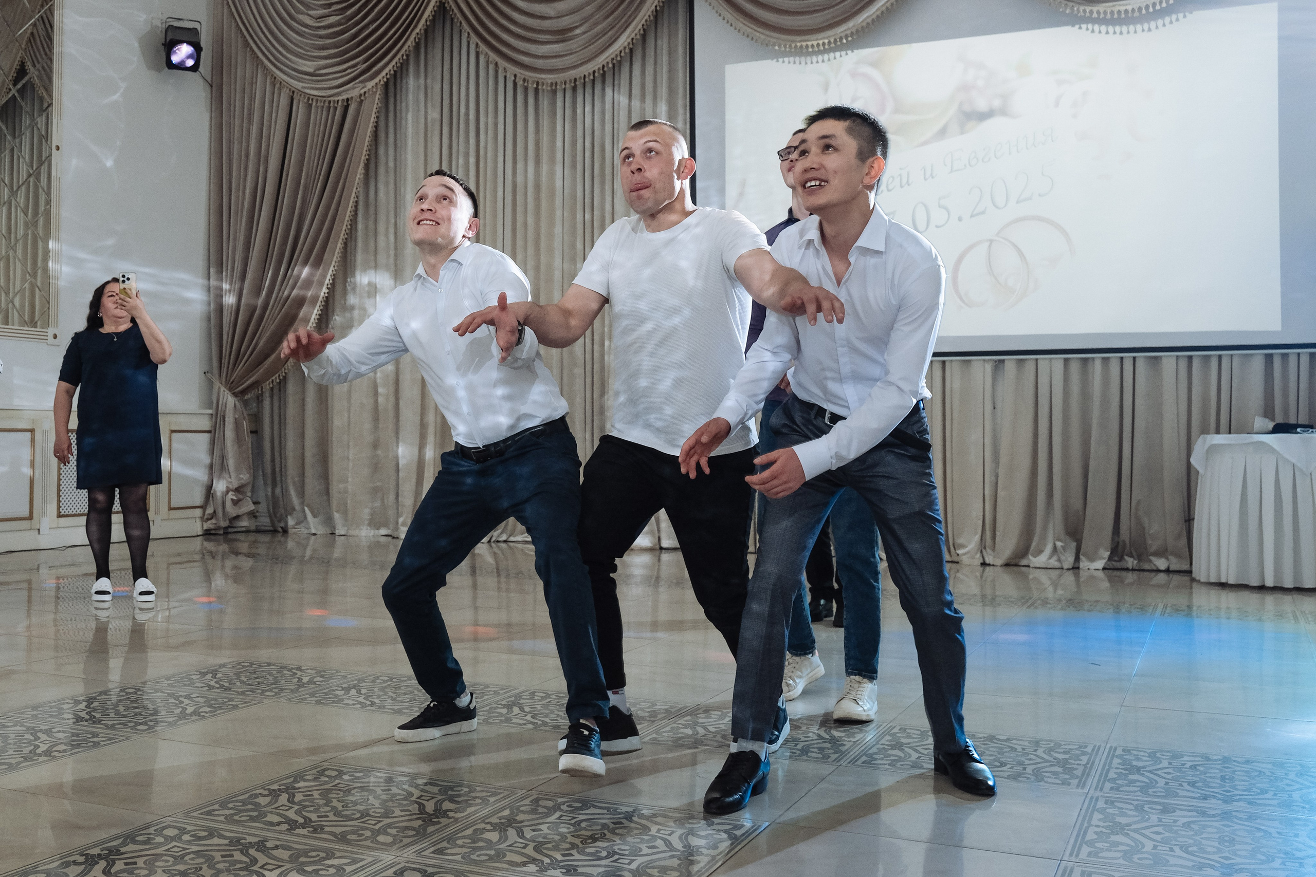 Сергей и Евгения_свадебная фотосессия в Версале. Свадебный фотограф в Челябинске Сырчикова Наталья