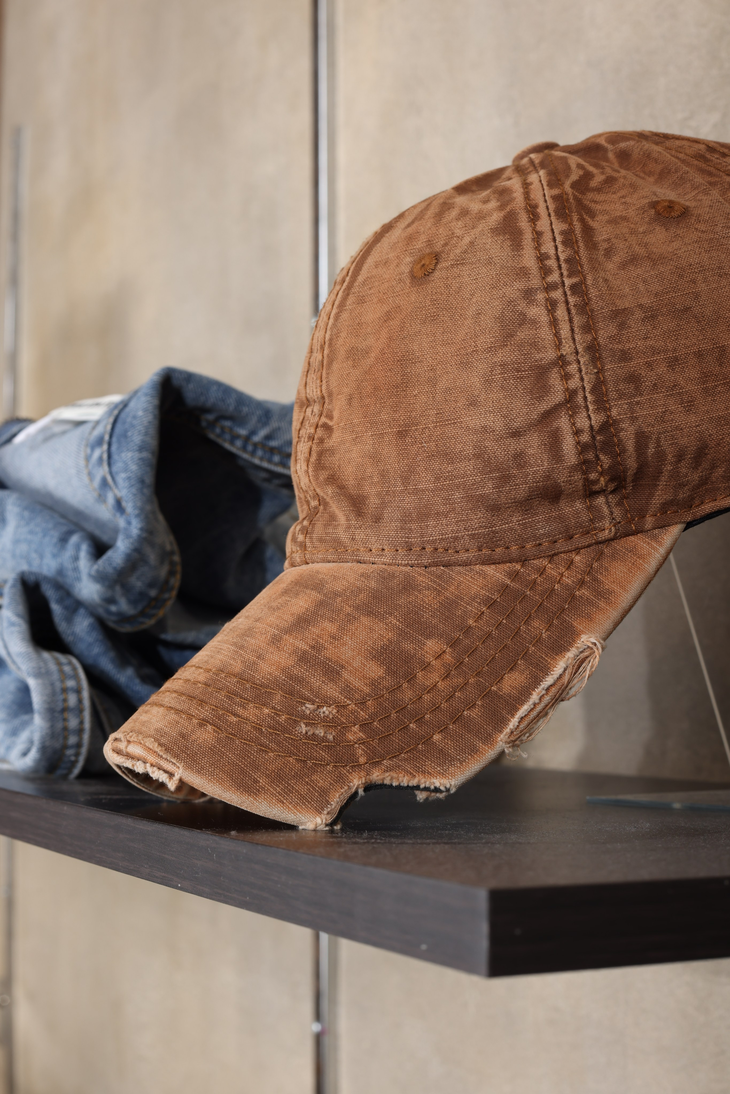 ID 24_04. Joseph Anton