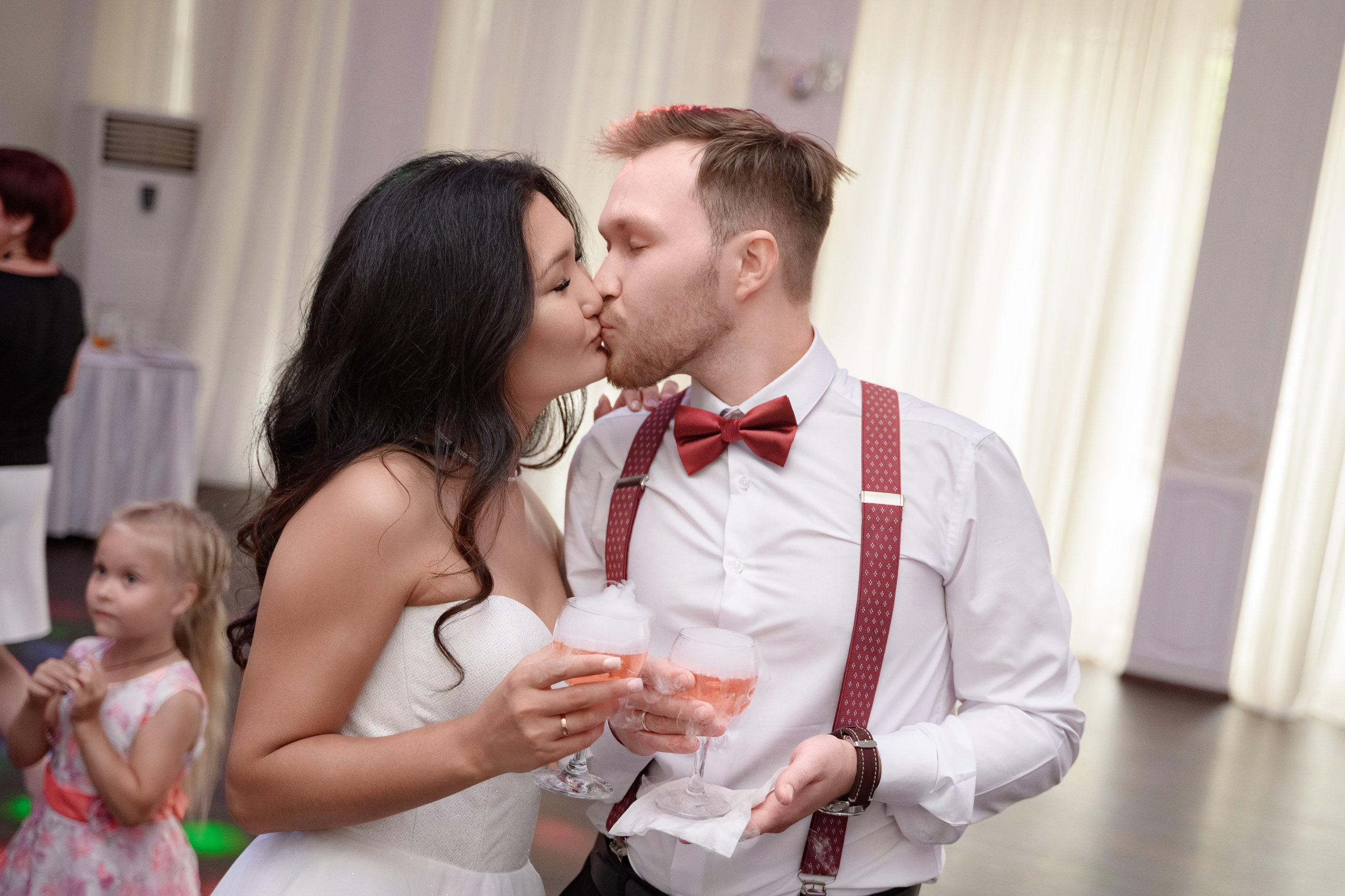 Свадебная фотосессия в центре Санкт-Петербурга. Фотограф Алексей Лукин. Свадьба, мероприятие, корпоратив, юбилей, фотосессия, портрет. Фотосъёмка в Санкт-Петербурге. Ретушь фотографий