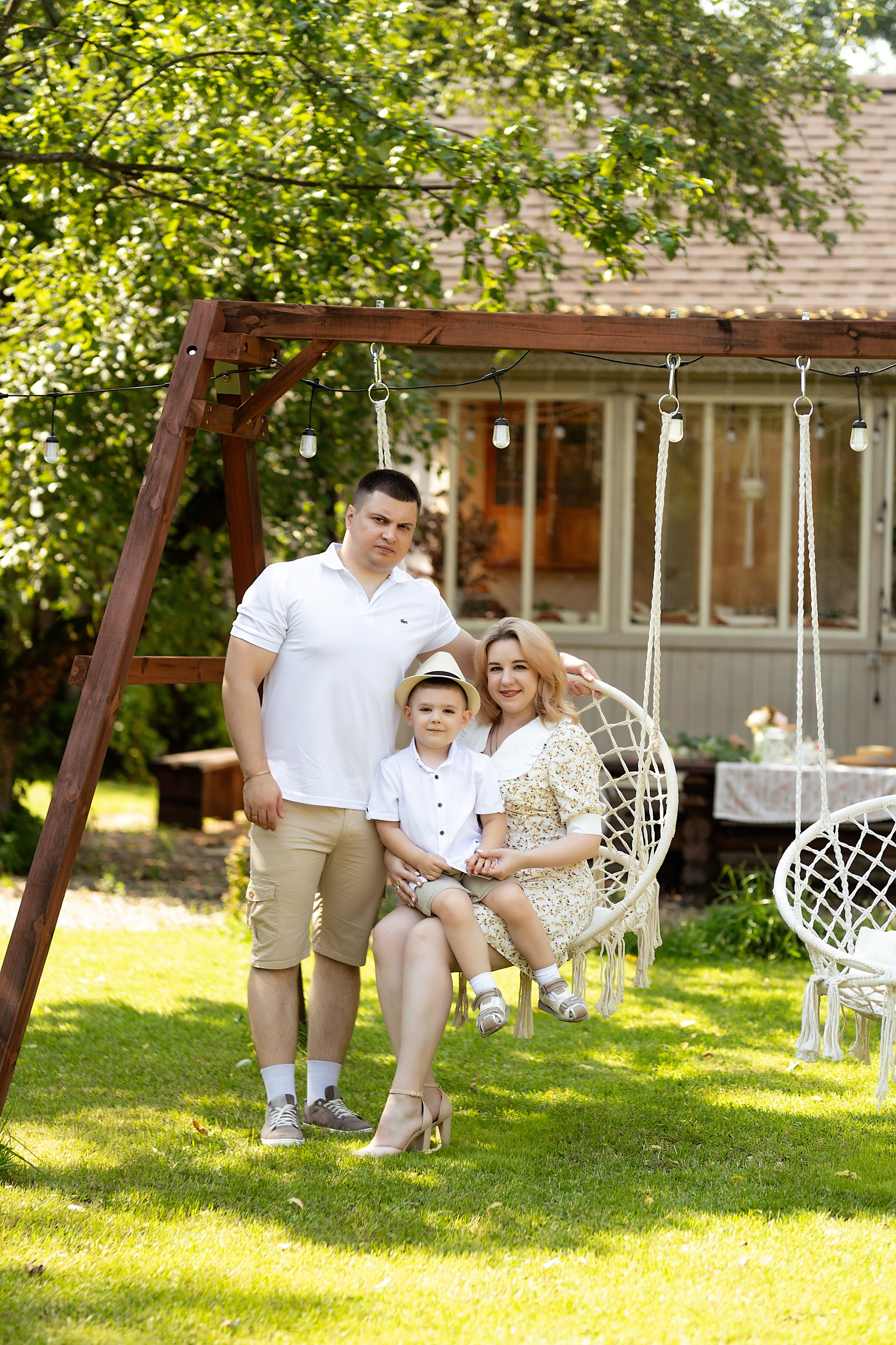 Семейная фотосессия на фотодаче в Купавне. Фотограф в Железнодорожном и Балашихе