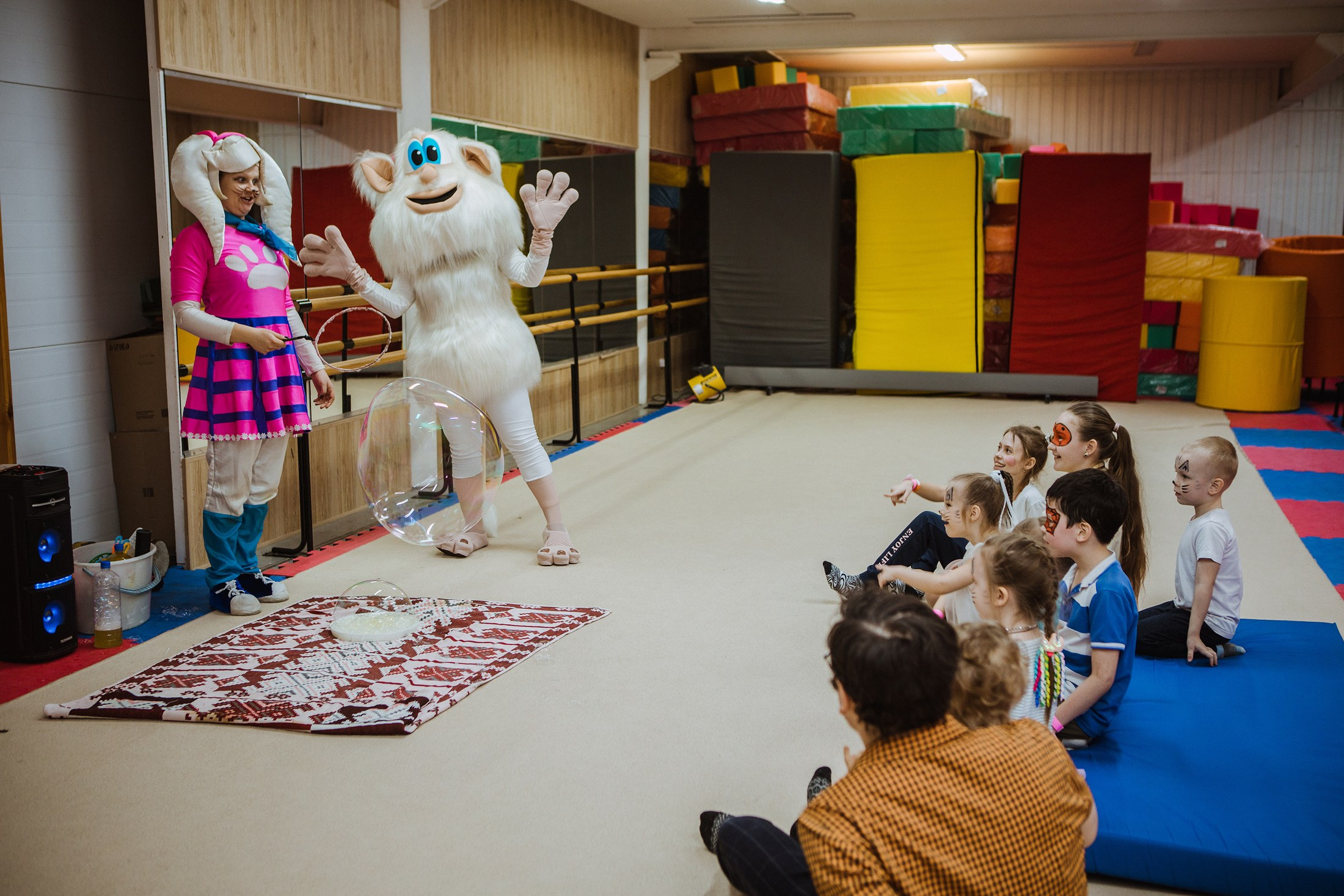 Ника, 5 лет. Батутлет, Волжский. Фотографы в городе Волгограде — Людмила Агеева и Алексей Околелов