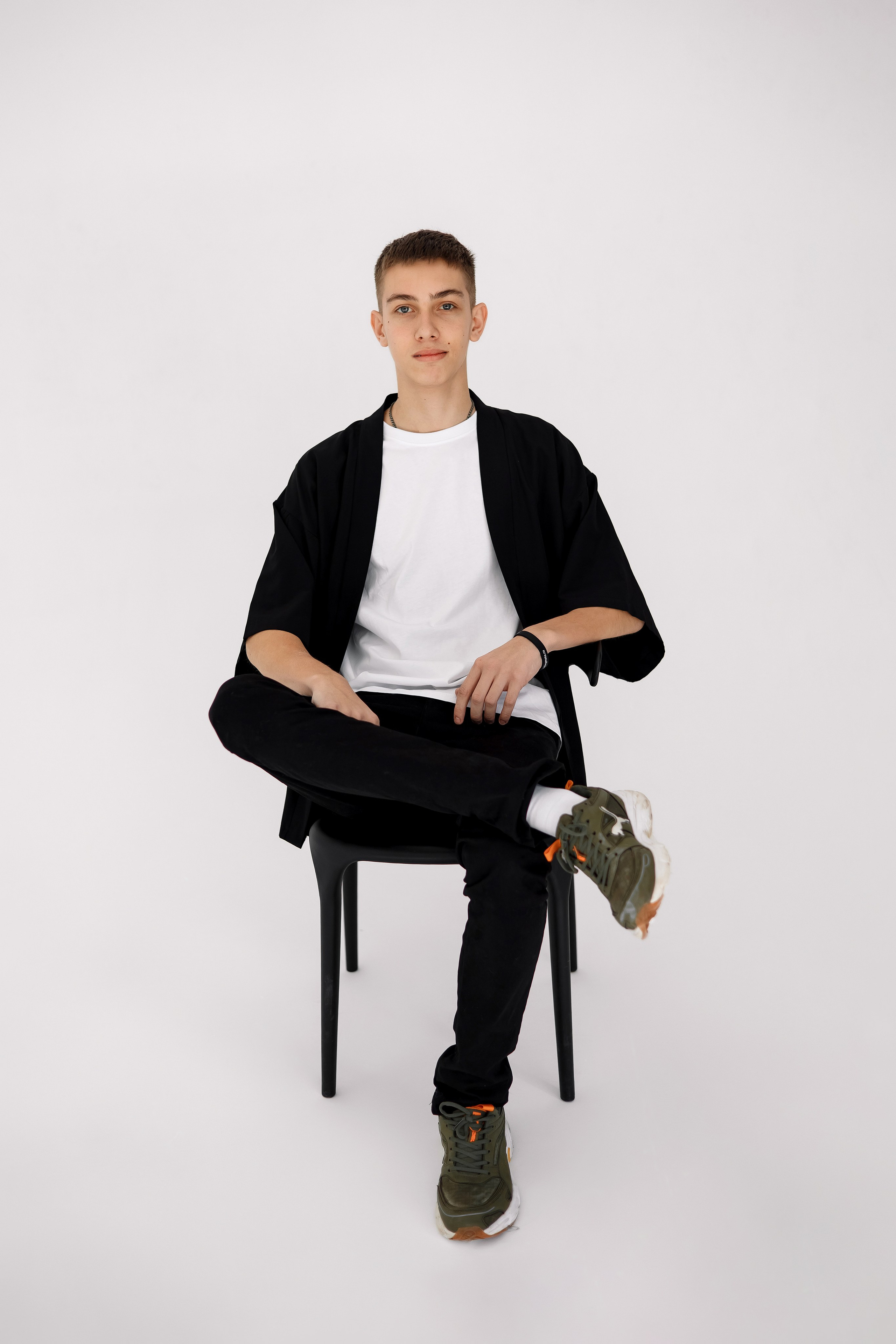 11 класс съемка на циклораме. Фотограф Любовь Корниенко, Примоский край