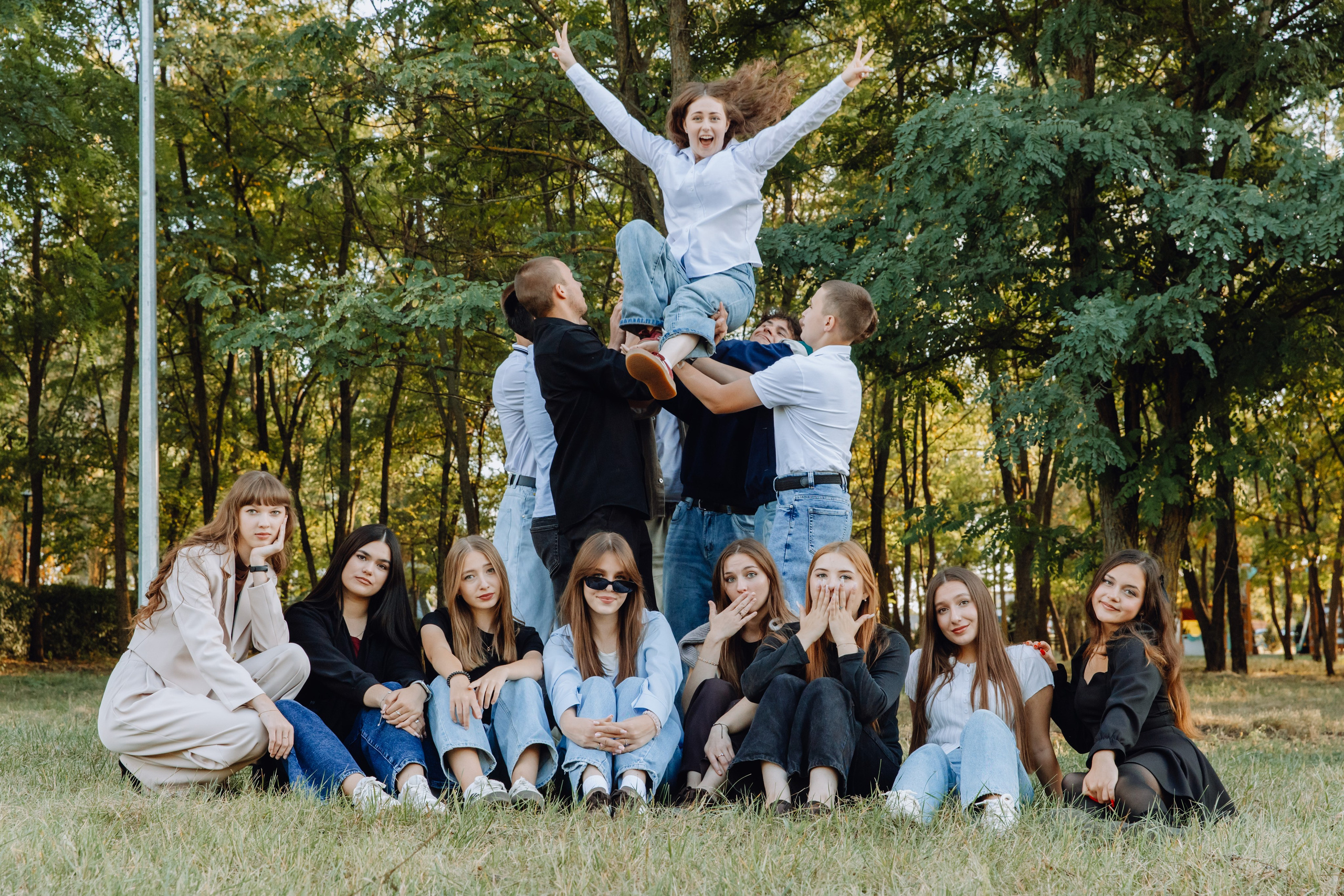 Школьные альбомы в Чернянке. Фотограф Максим Никонов