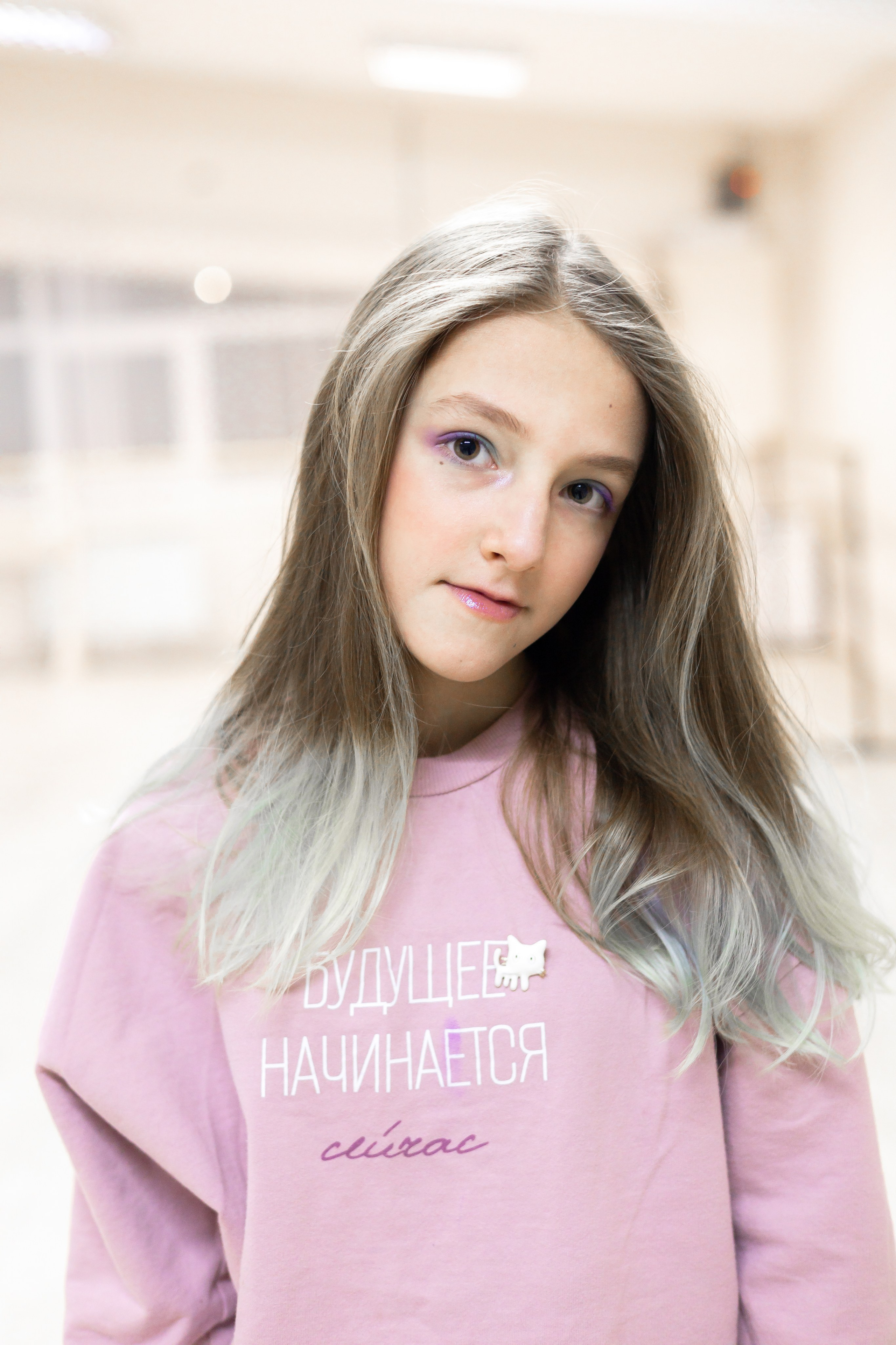 Урок «цветного» макияжа для Театра моды. Школа для девочек во Владивостоке — Само Совершенство