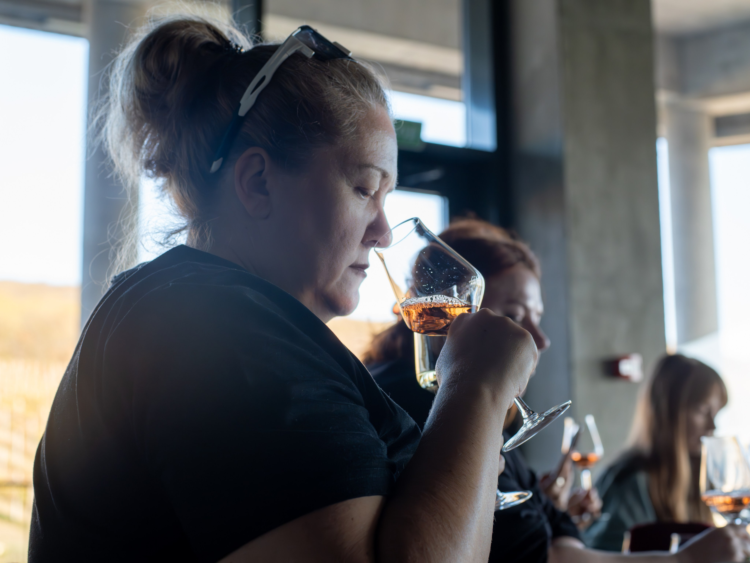 Литературная мастерская с Ольгой Шутовой в «Винотеррии». Репортажный фотограф в Красной Поляне и Сочи Павлюченко Екатерина