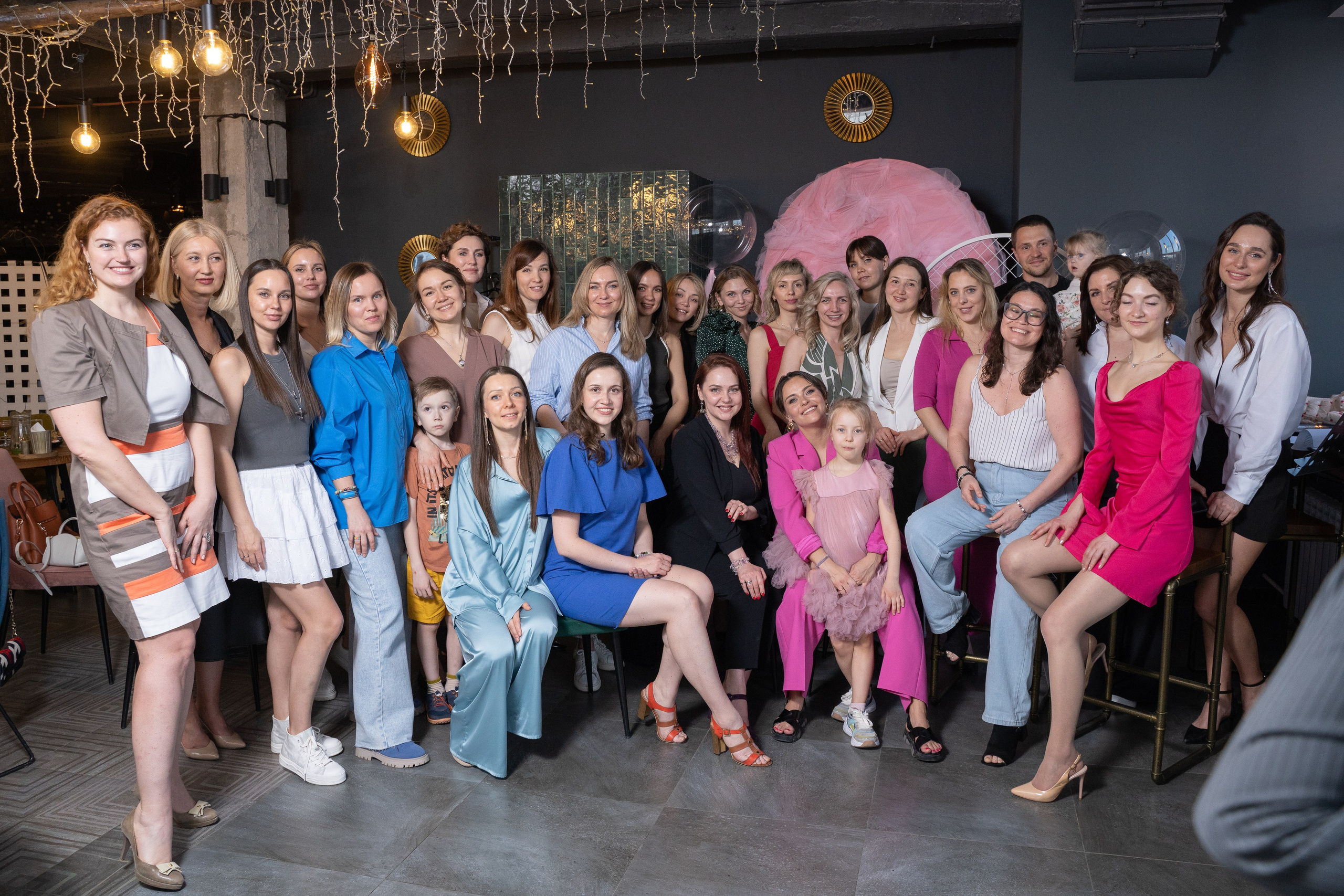 День рождения блога HowDoEdu. Свадебный и семейный фотограф в Екатеринбурге Анна Месяцева