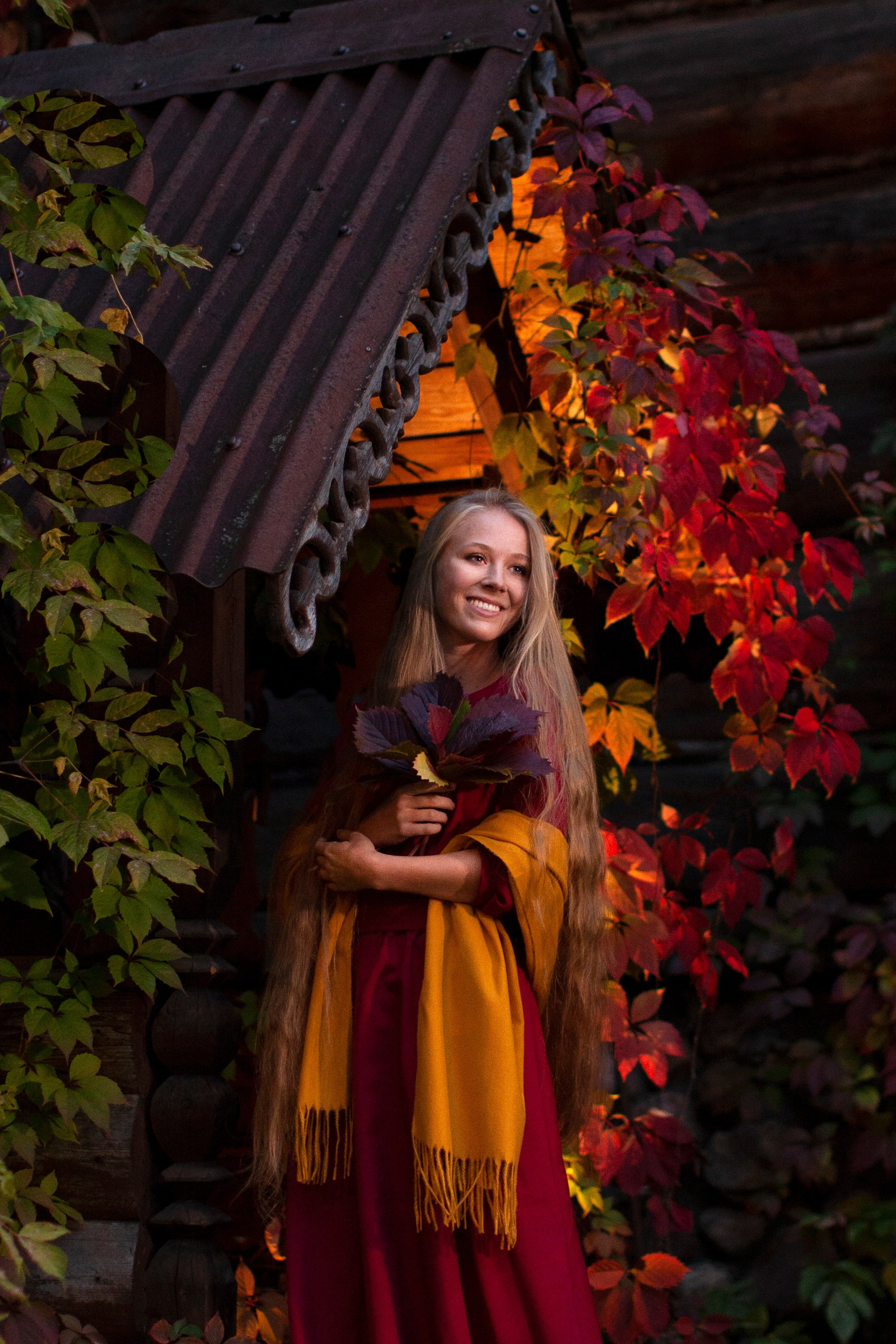 портрет красивой девушки, яркие живые кадры для вас, фотография на природе осенью, живые яркие портреты для вас на память