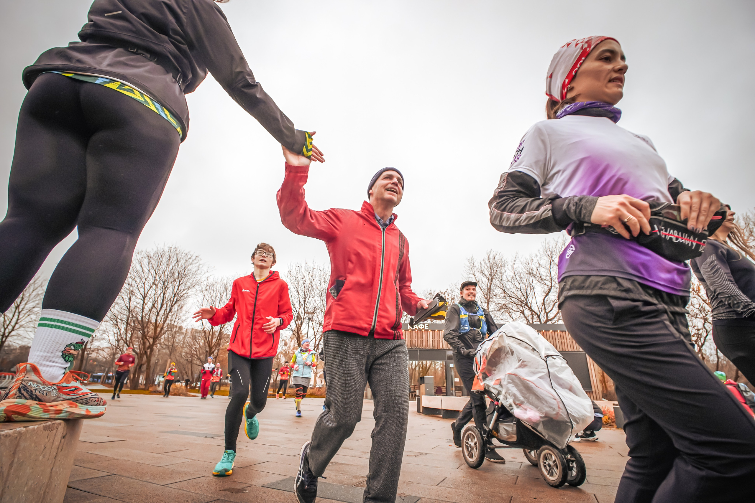 #марафонудома #яuzarun 2024 2-я петля, группа 6:30. Роман Капилюшов. Бег. Фото. Видео. г. Люберцы