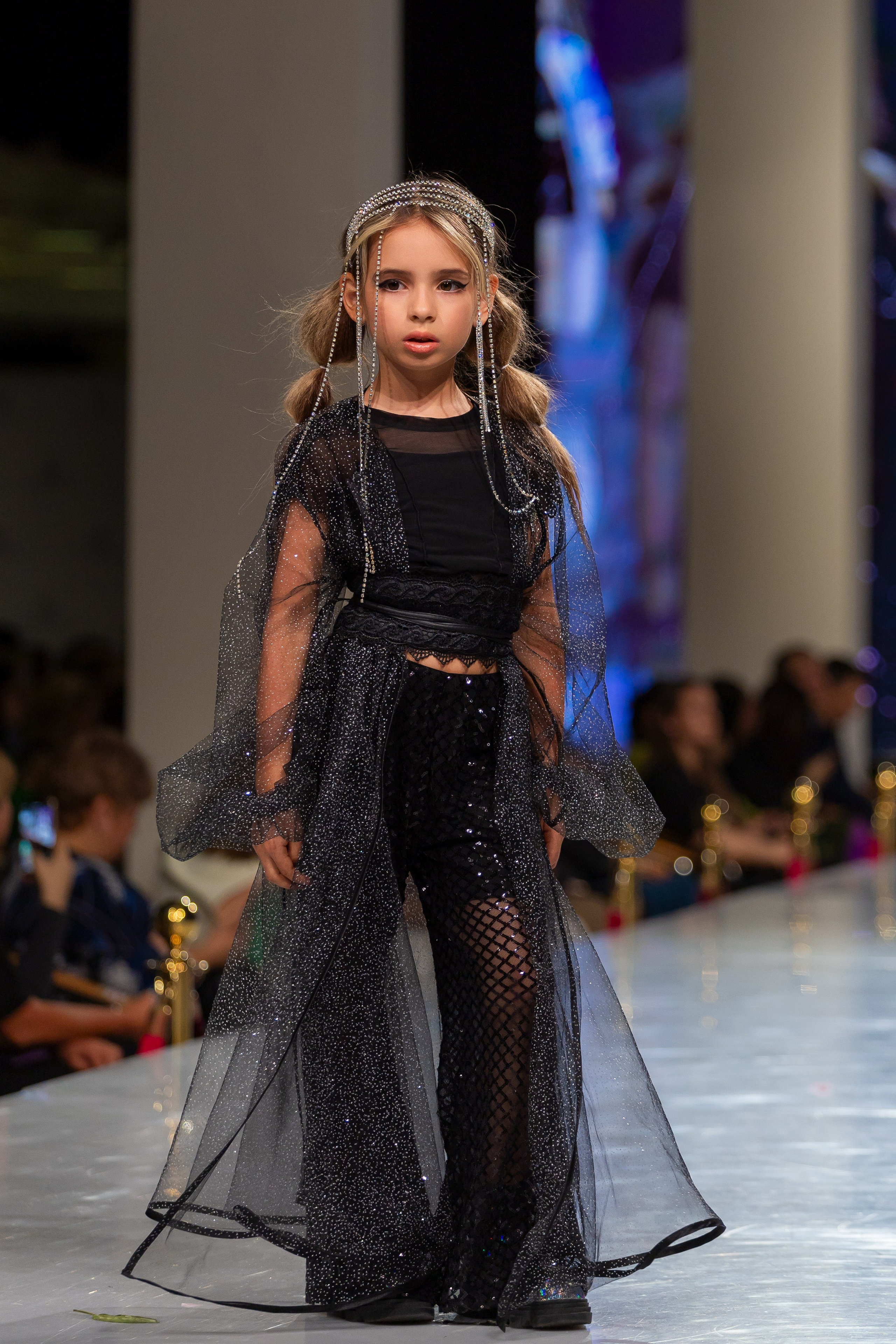 Estet Fashion Week. Photomantis