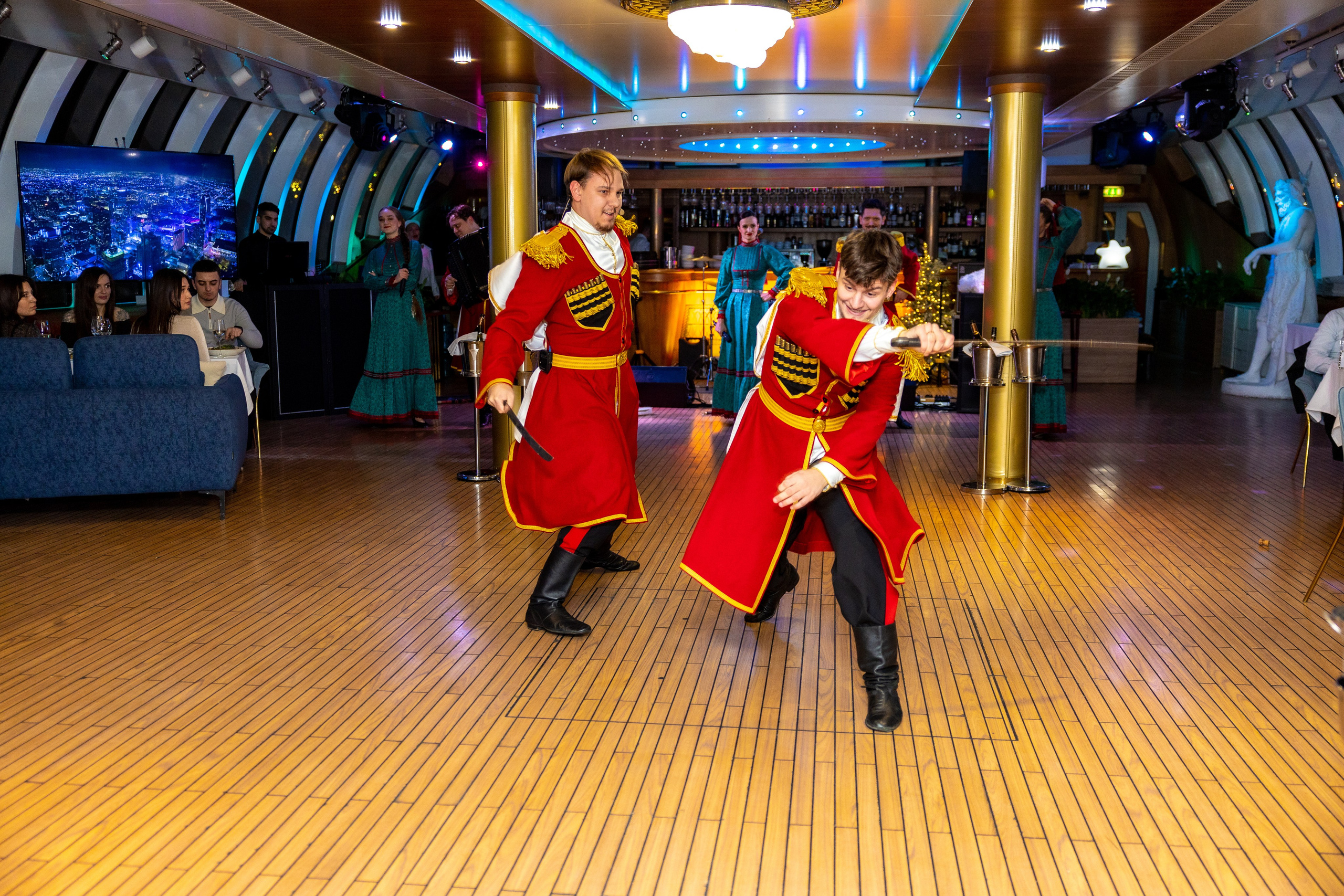Корпоратив на теплоходе. Дарья Бухреева — фотограф, видеограф и фототерапевт. Москва и мир