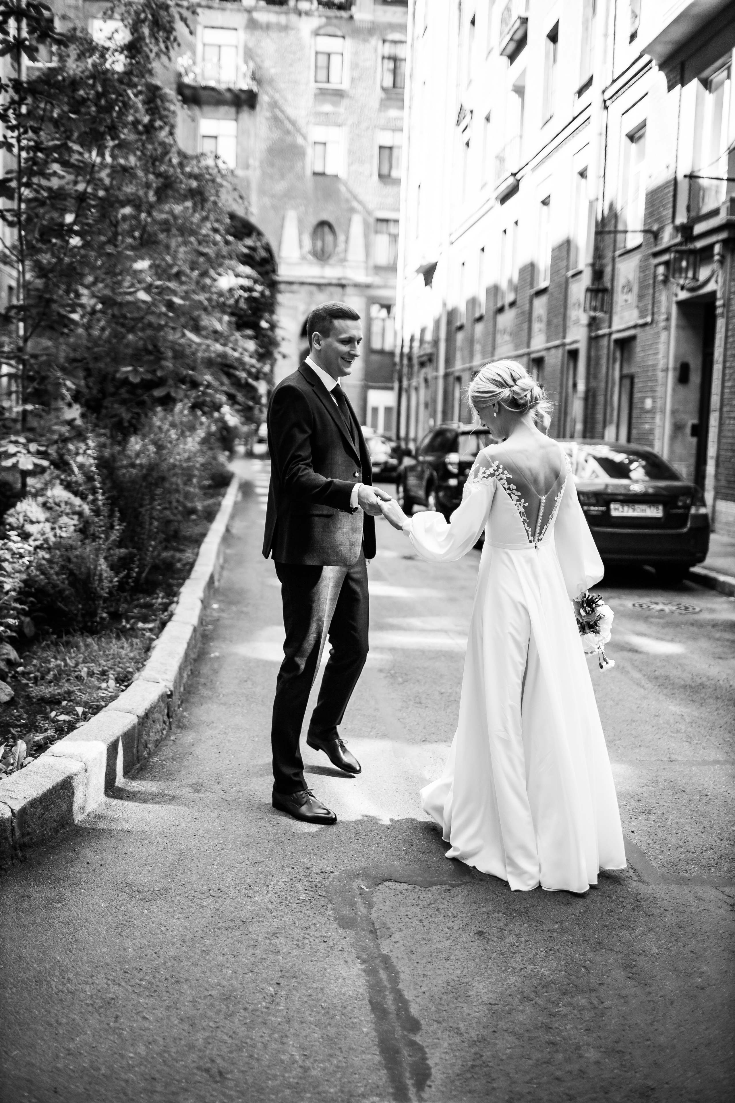 Черно-белые фотографии невесты и жениха