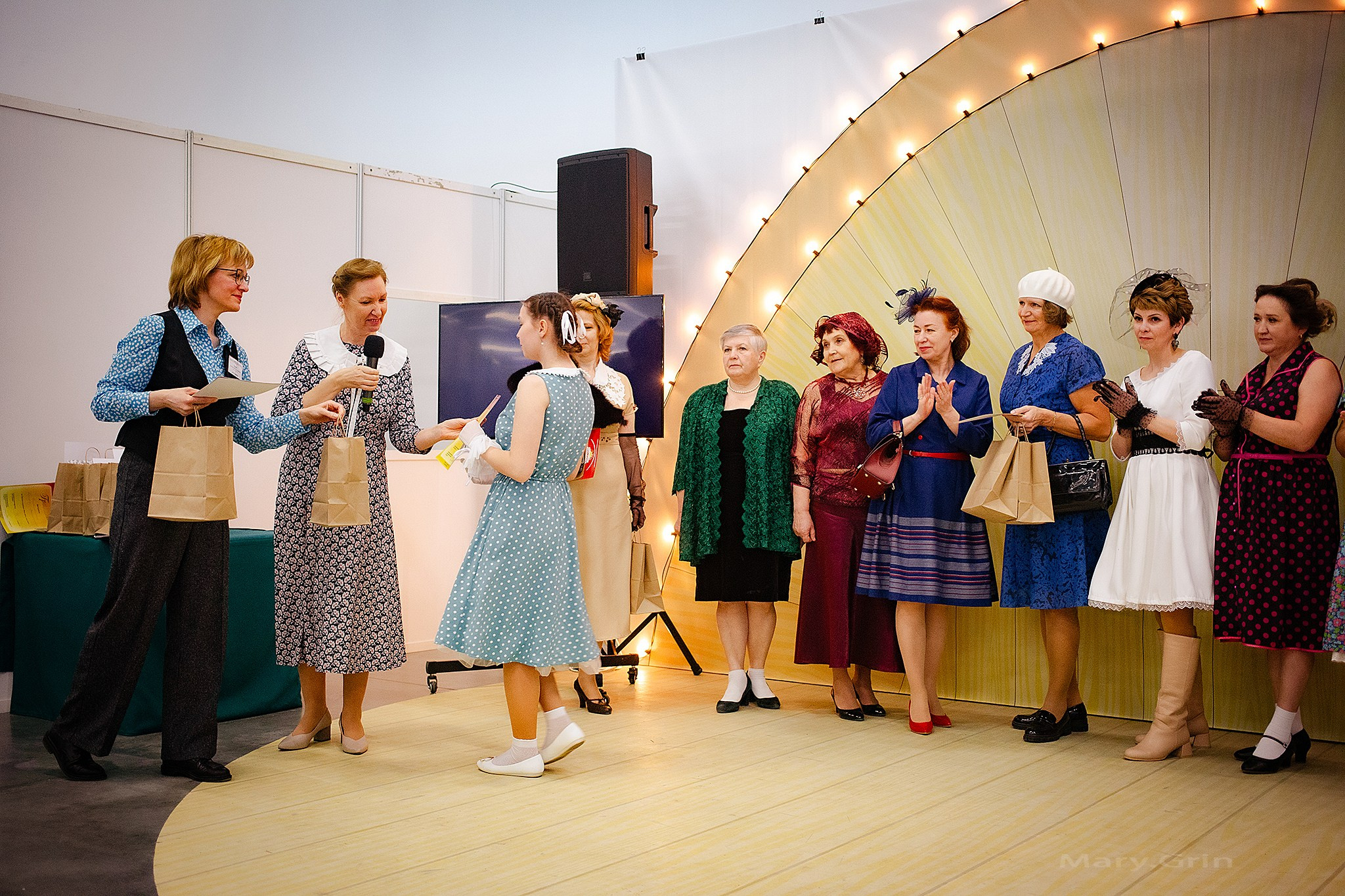 Показ моды 40х лет. Православная ярмарка 2025. Детский и семейный фотограф, фотограф мероприятий Нижний Новгород