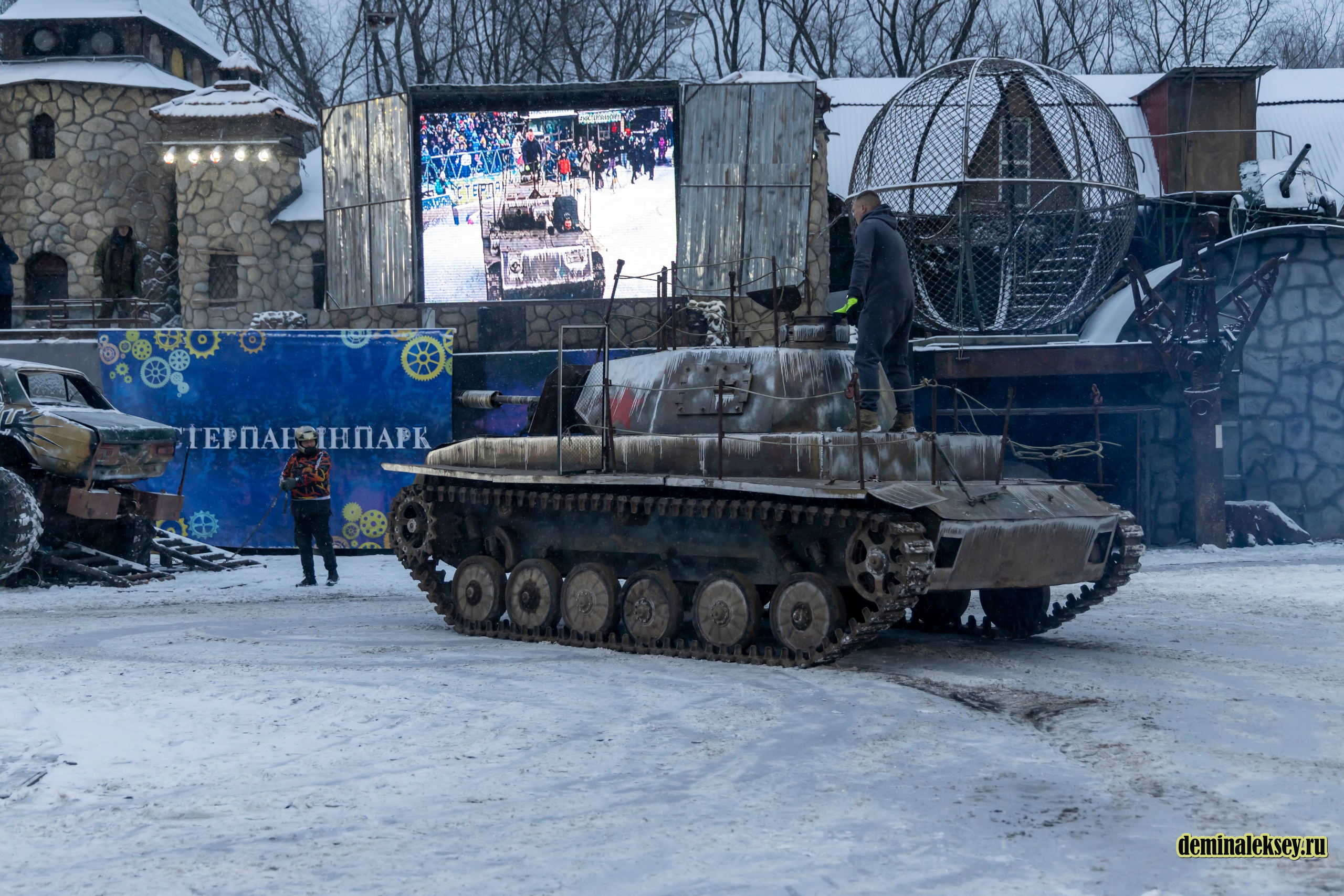 Танки против Монстр-Траков. Репортажный, семейный и студийный фотограф в Москве Демин Алексей