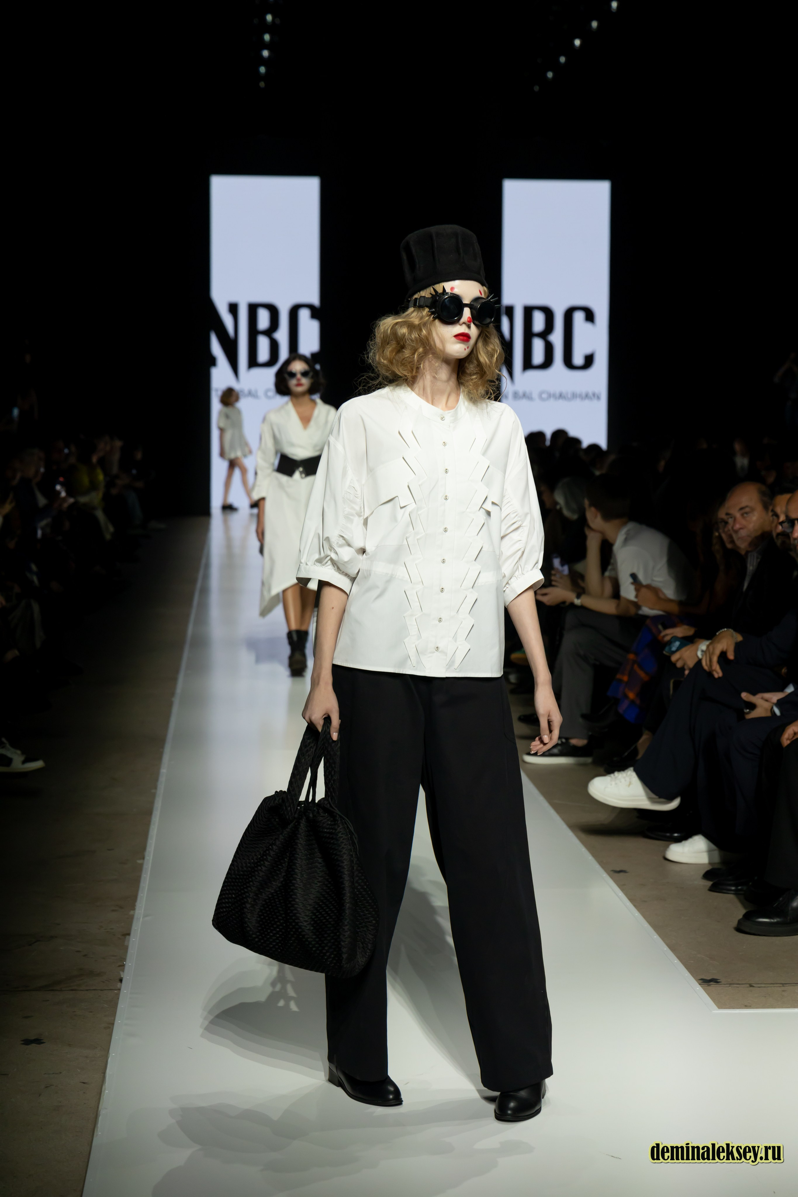 Московская неделя моды 2024 9 октября дизайнер NITIN BAL CHAHUAN presented by Fashion Design Council of India. Репортажный, семейный и студийный фотограф в Москве Демин Алексей