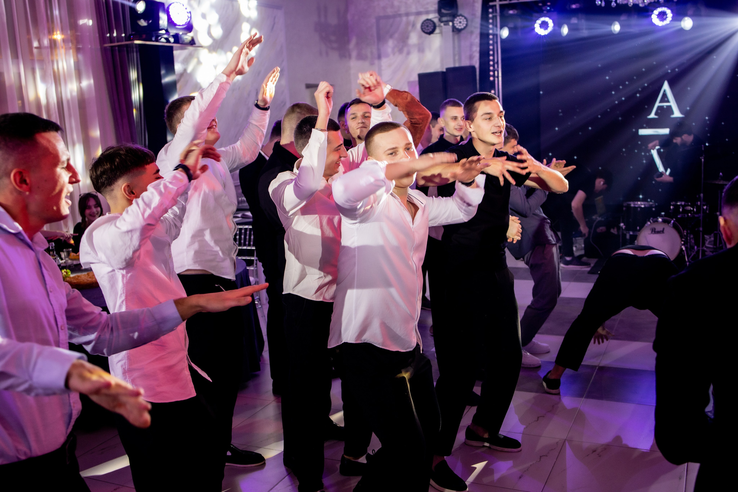 Артем и Вероника — Торжество. Фотограф Надежда Лукьянова