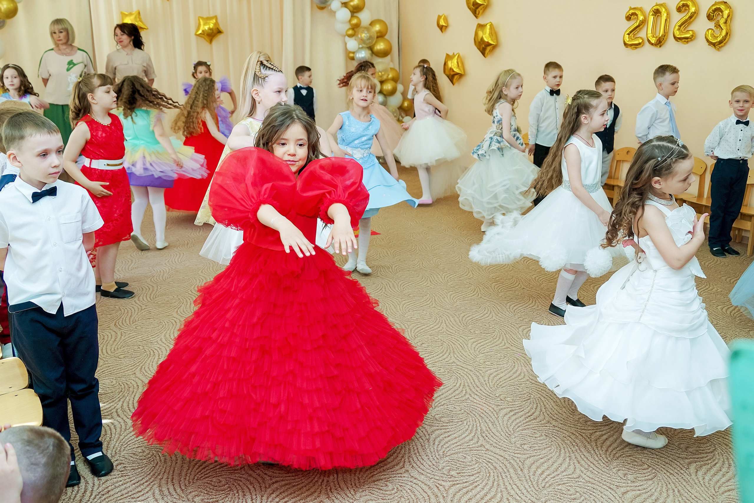 Фотосъемка видеосъёмка фотограф видеооператор новогодних утренников  в. Фотограф, видеооператор Нина Коршунова