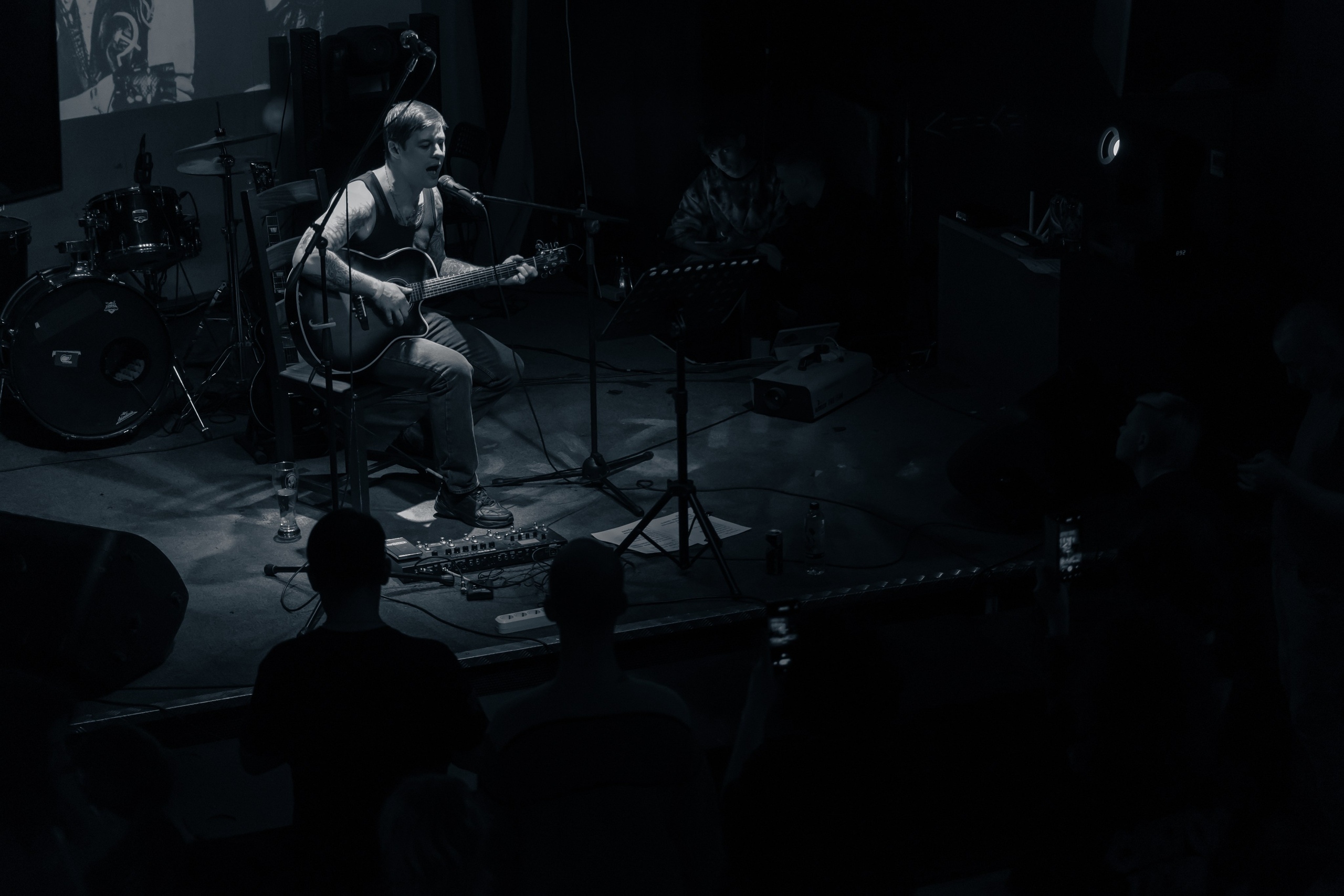 Антон Макаров. Трибьют «Сектор газа», клуб-галерея Эрмитаж. 07.12.2024. Фотограф Регина Крикунова г. Красноярск