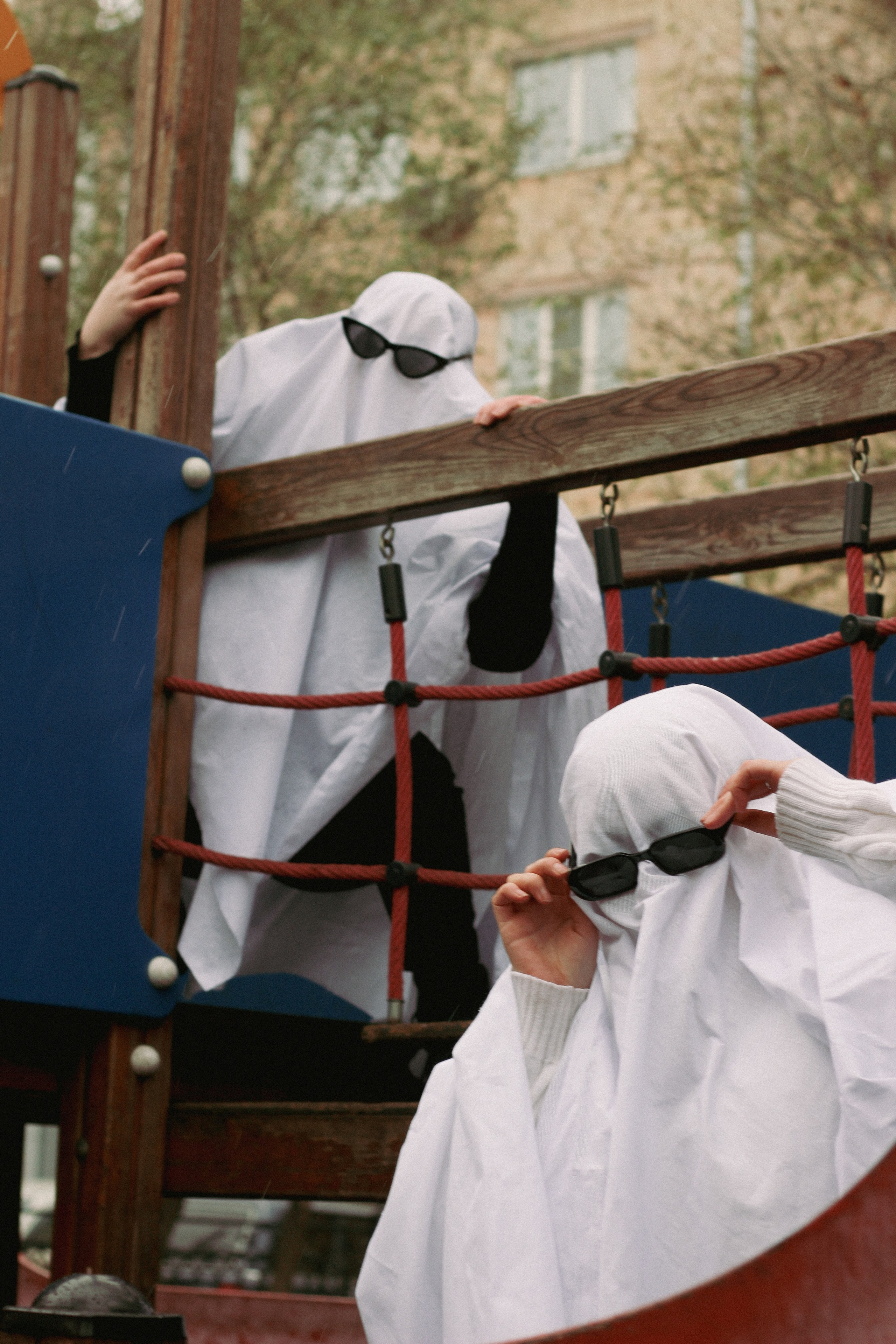 Милые привидения Алёна и Альбина. Фотограф Красноярск