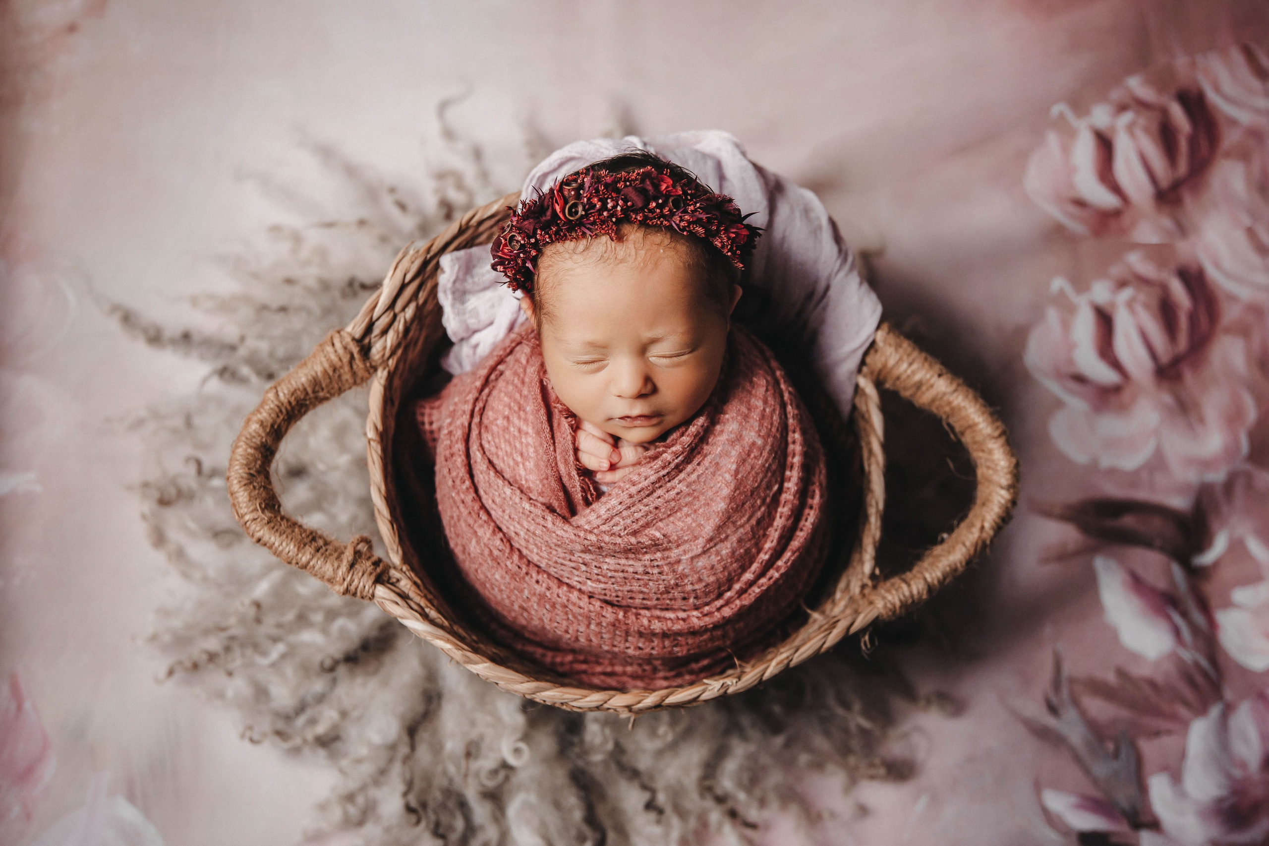 Альбом с классическим ньборном в ярких тонах. Фотограф новорожденных Москва, Люберцы, Жуковский, Раменское