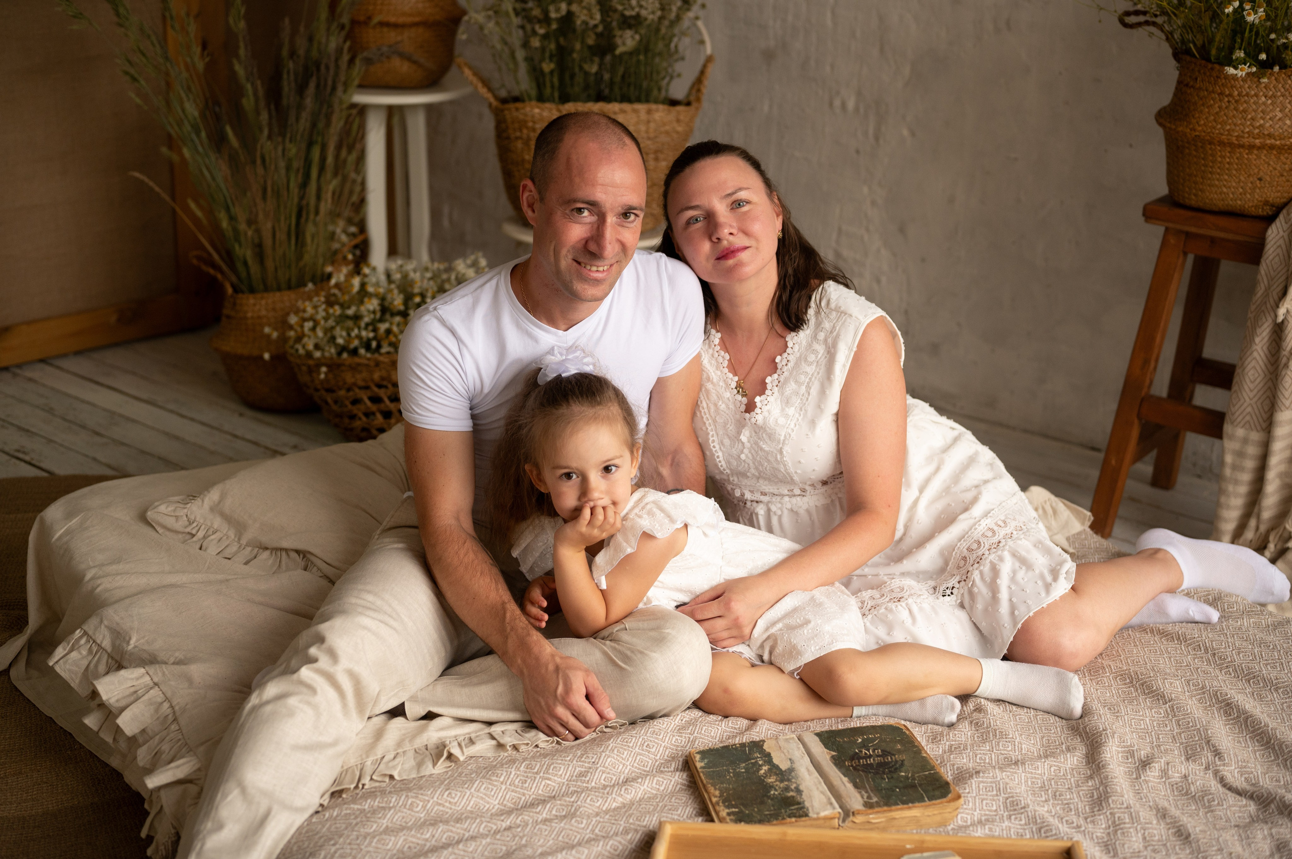 Семейная съемка в фотостудии «Воздух». Фотограф новорожденных, семейный детский в Тюмени Татьяна Морозова