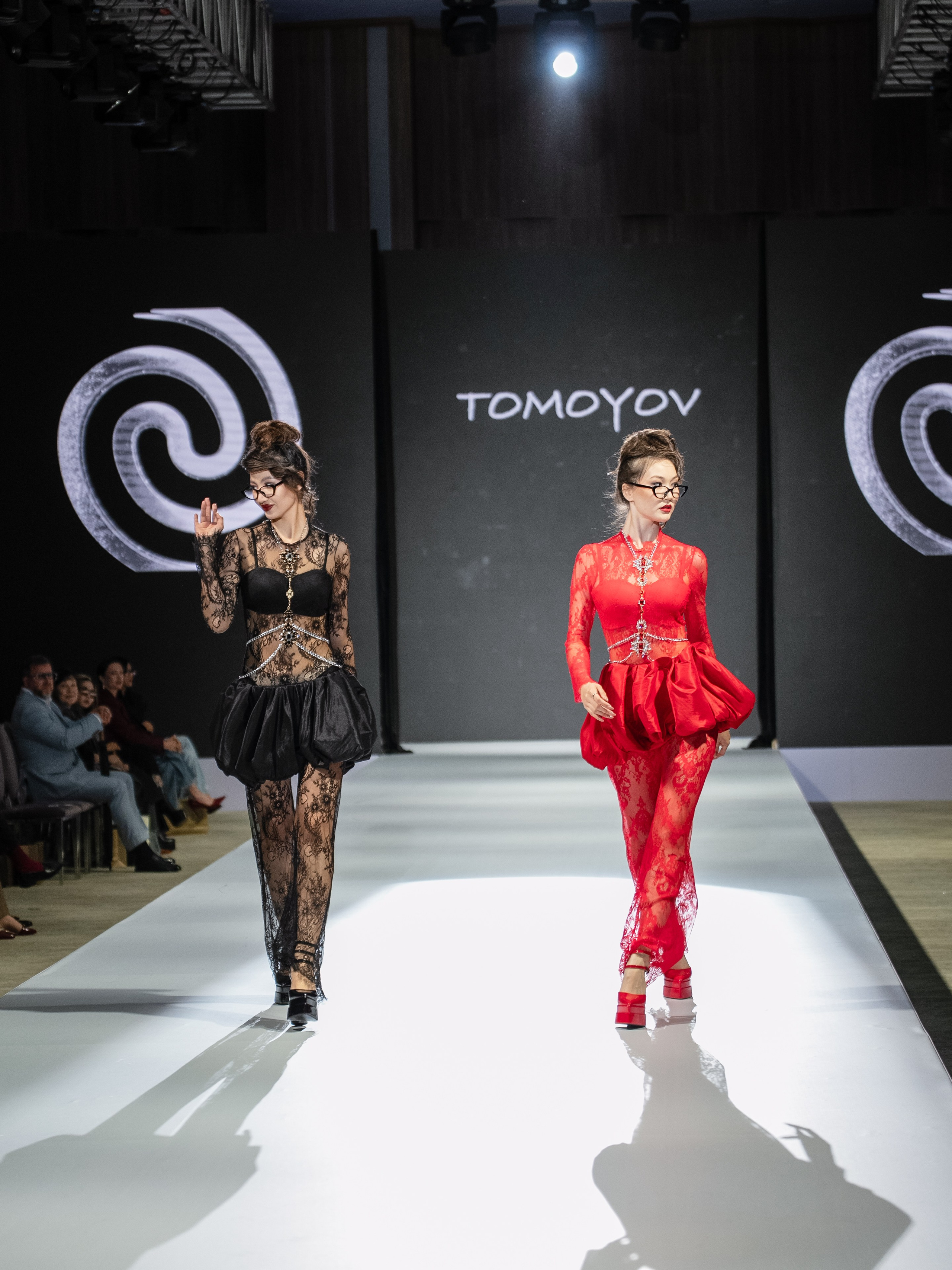 Eurasia Fashion Week Tomoyov. Сайт Алматинского НЮ АРТ, будуар и фэшн фотографа Дениса Карпенко