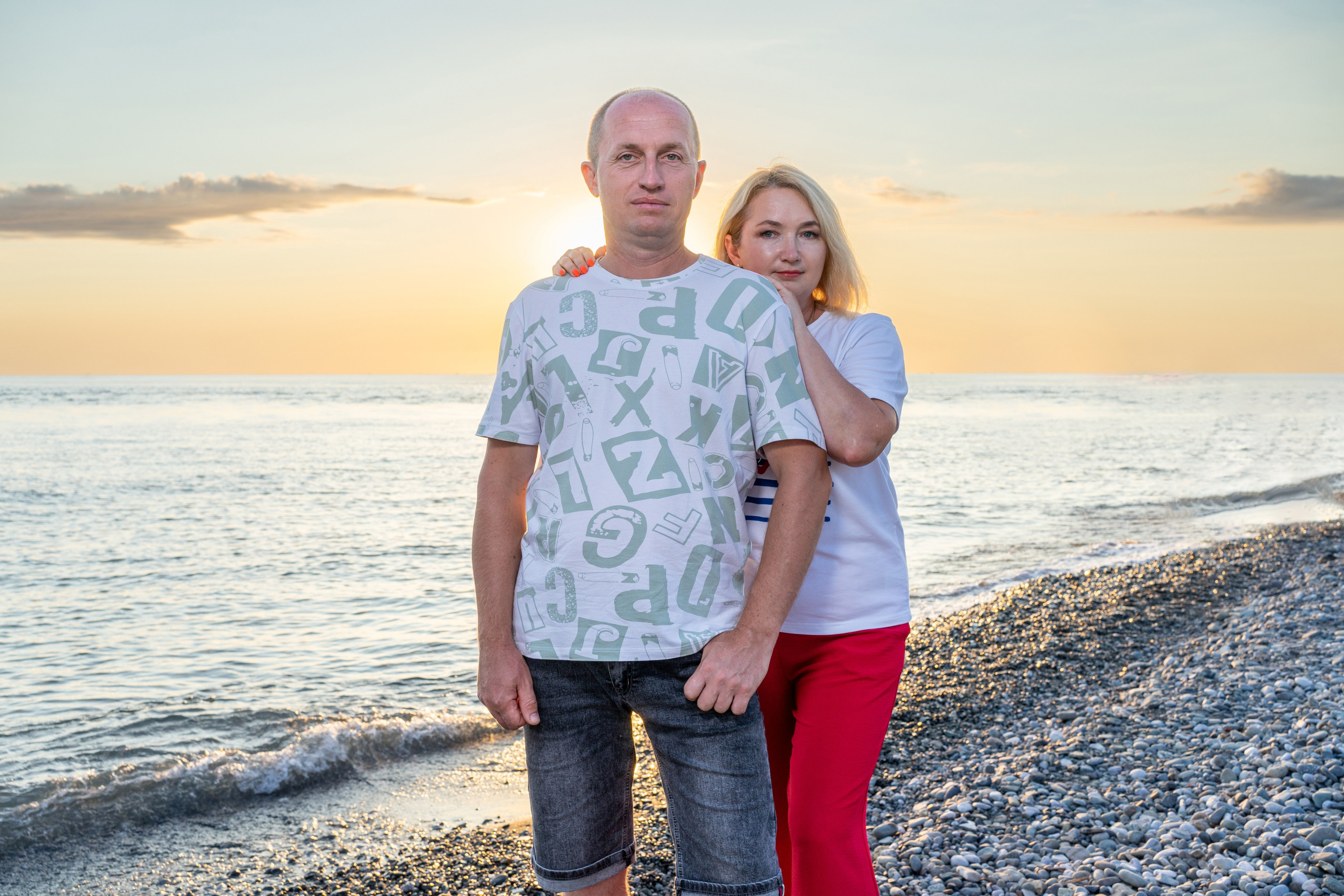 Семейная съемка на пляже в Адлере. Фотограф в Сочи Тиунова Маргарита и Тиунов Евгений