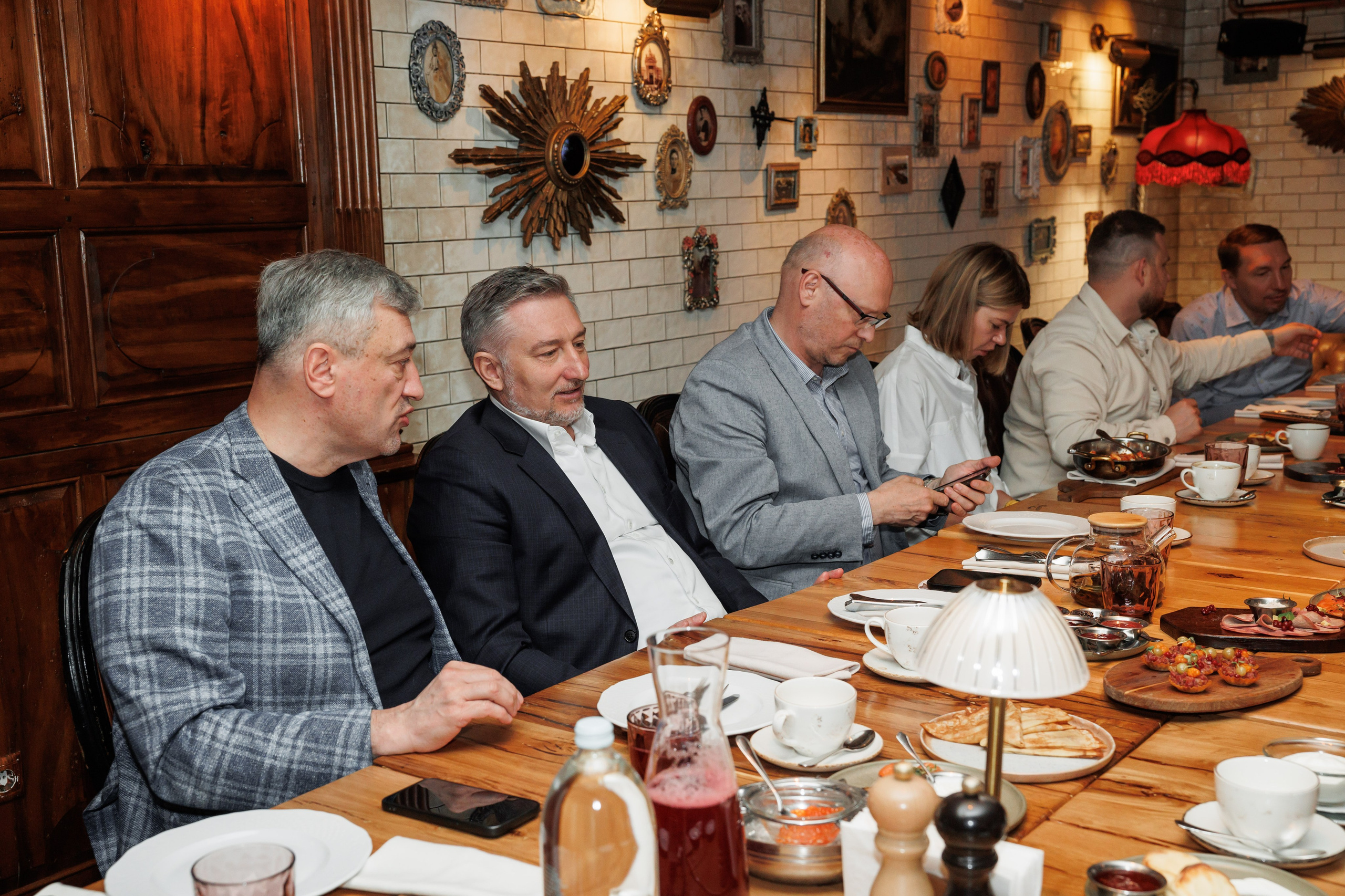 Деловой завтрак, ресторан «Матрешка». Свадебный и репортажный фотограф (Москва, Королев и другие)