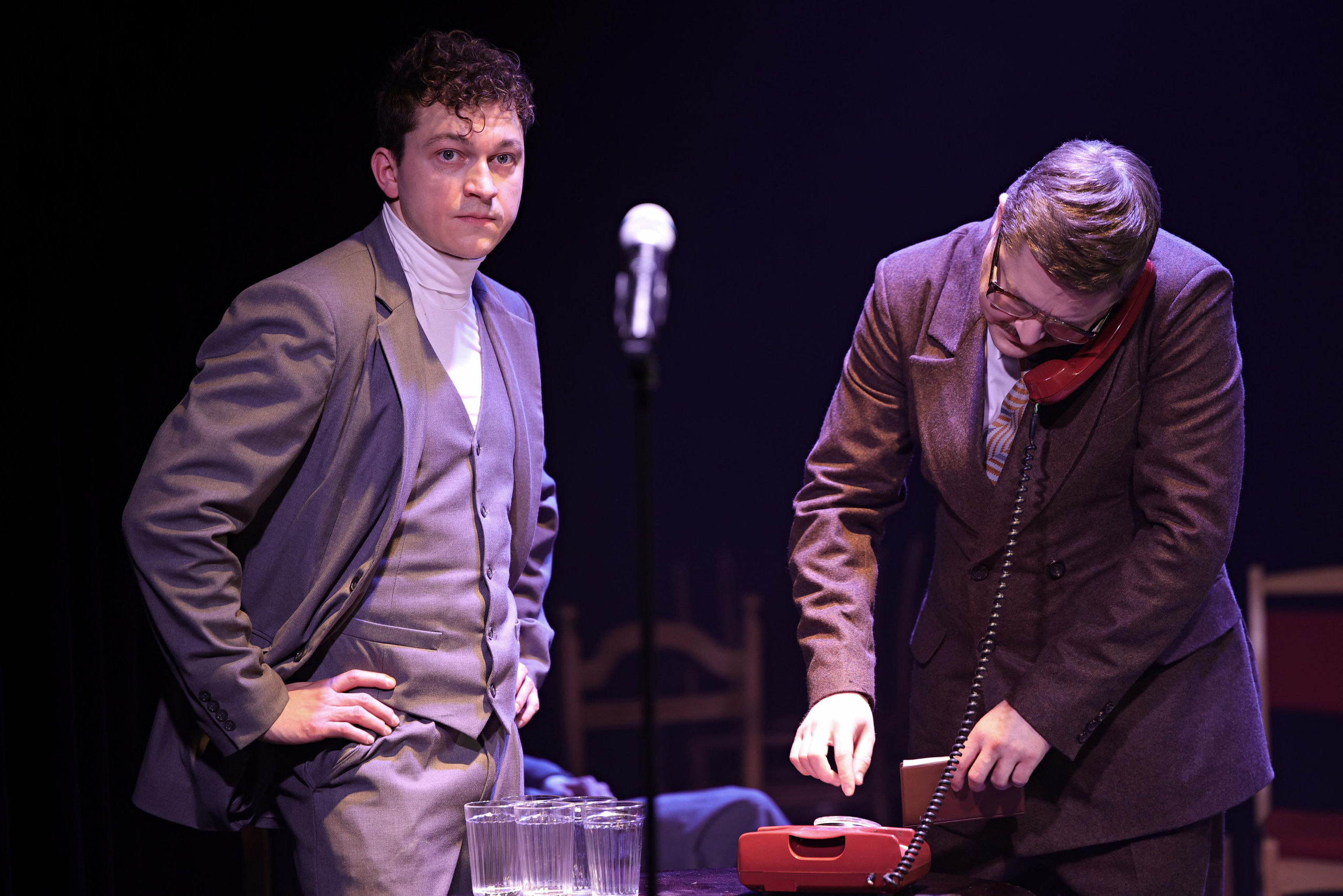 «УТИНАЯ ОХОТА». Театр на Таганке. Москва, улицы, театр и артисты, друзья и мир фото Владимир Кашицин