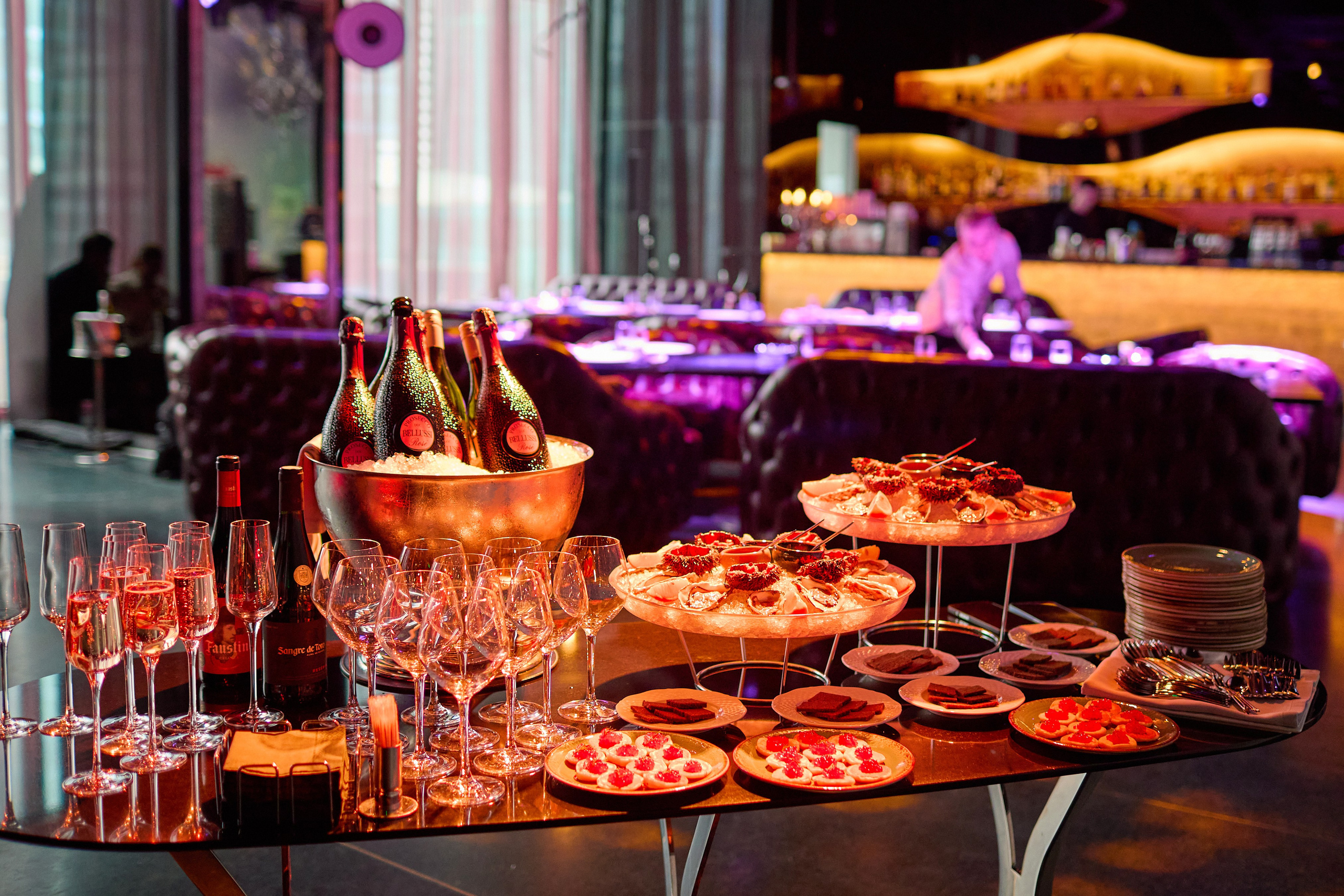 Юбилей в City Voice & Six Floor. Александр Осин — корпоративный и семейный фотограф в Москве